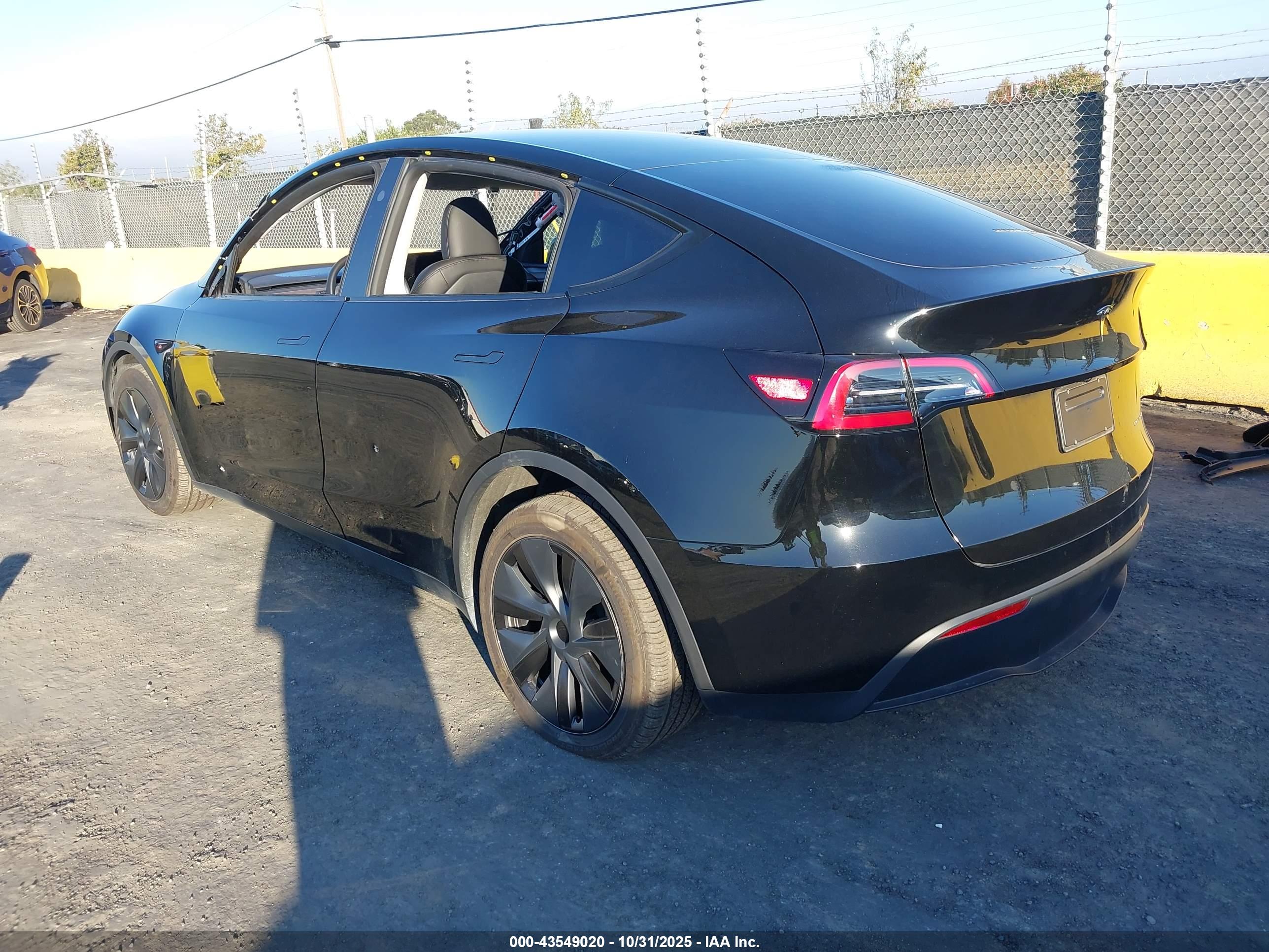 TESLA MODEL image 3