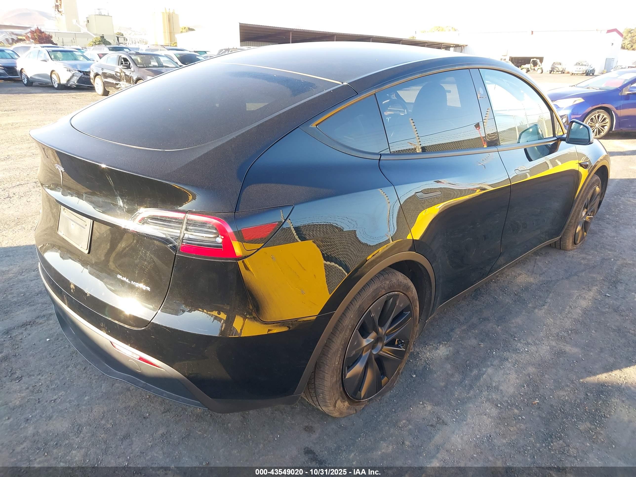 TESLA MODEL image 4