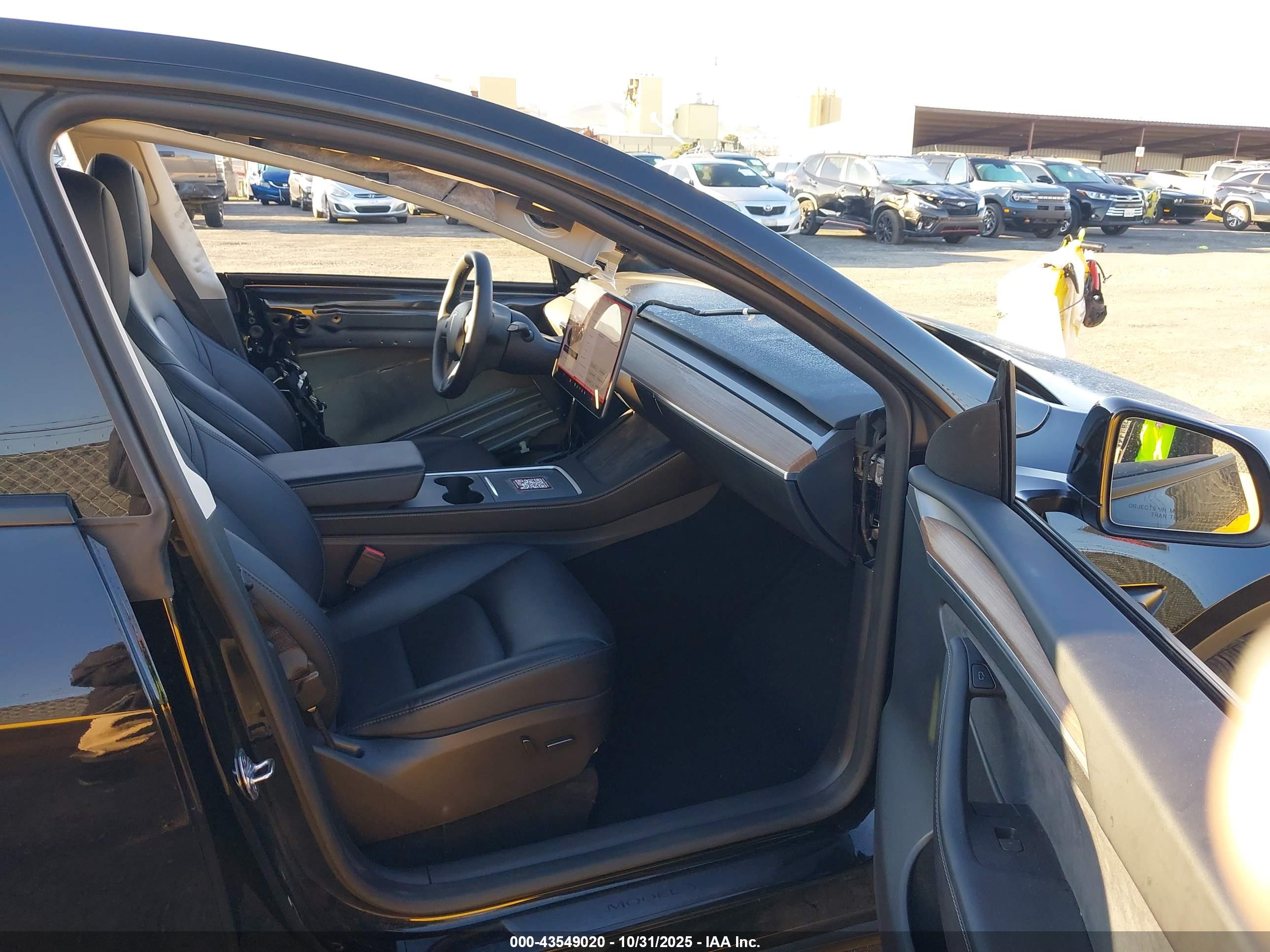 TESLA MODEL image 5
