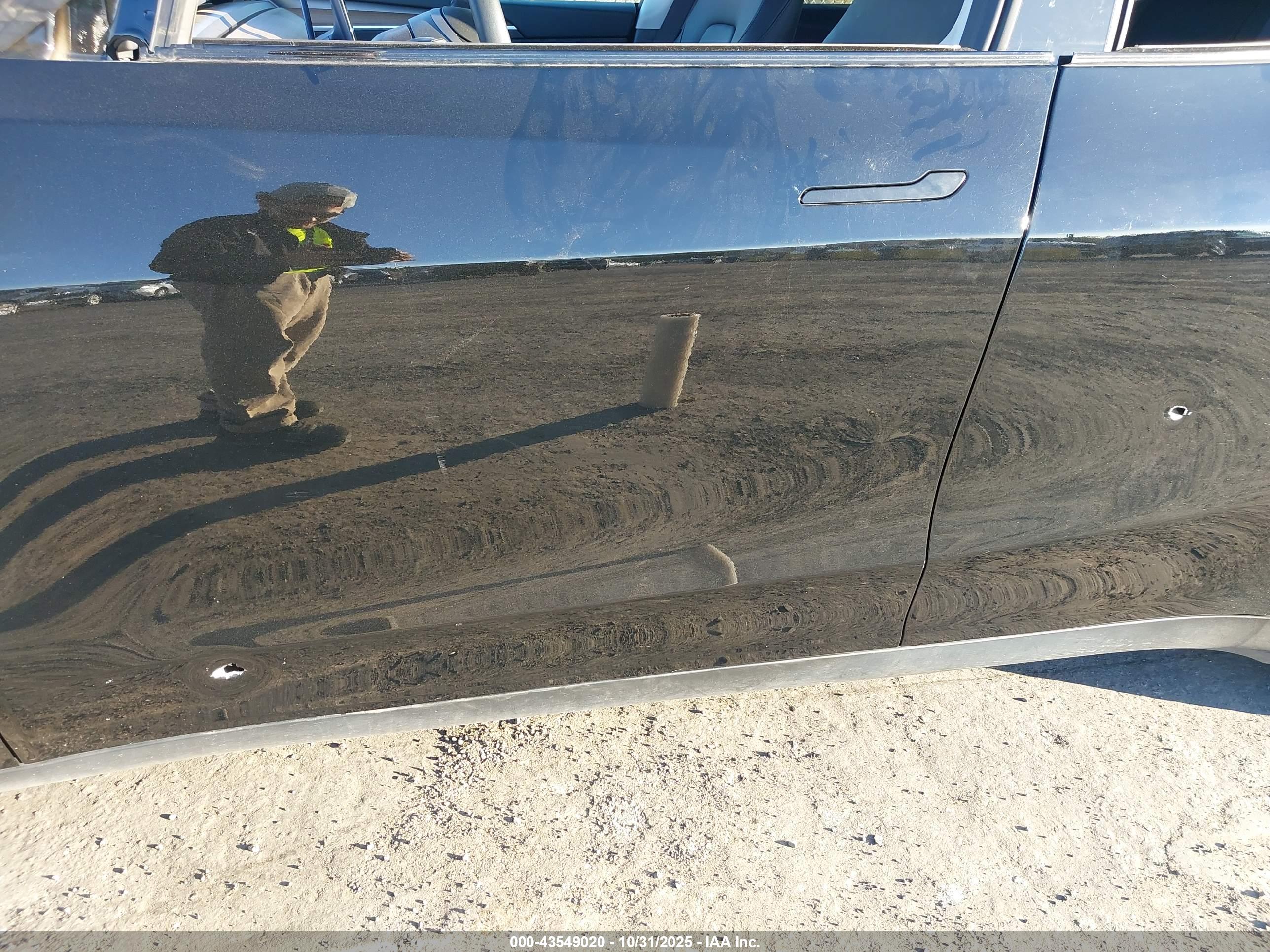 TESLA MODEL image 6