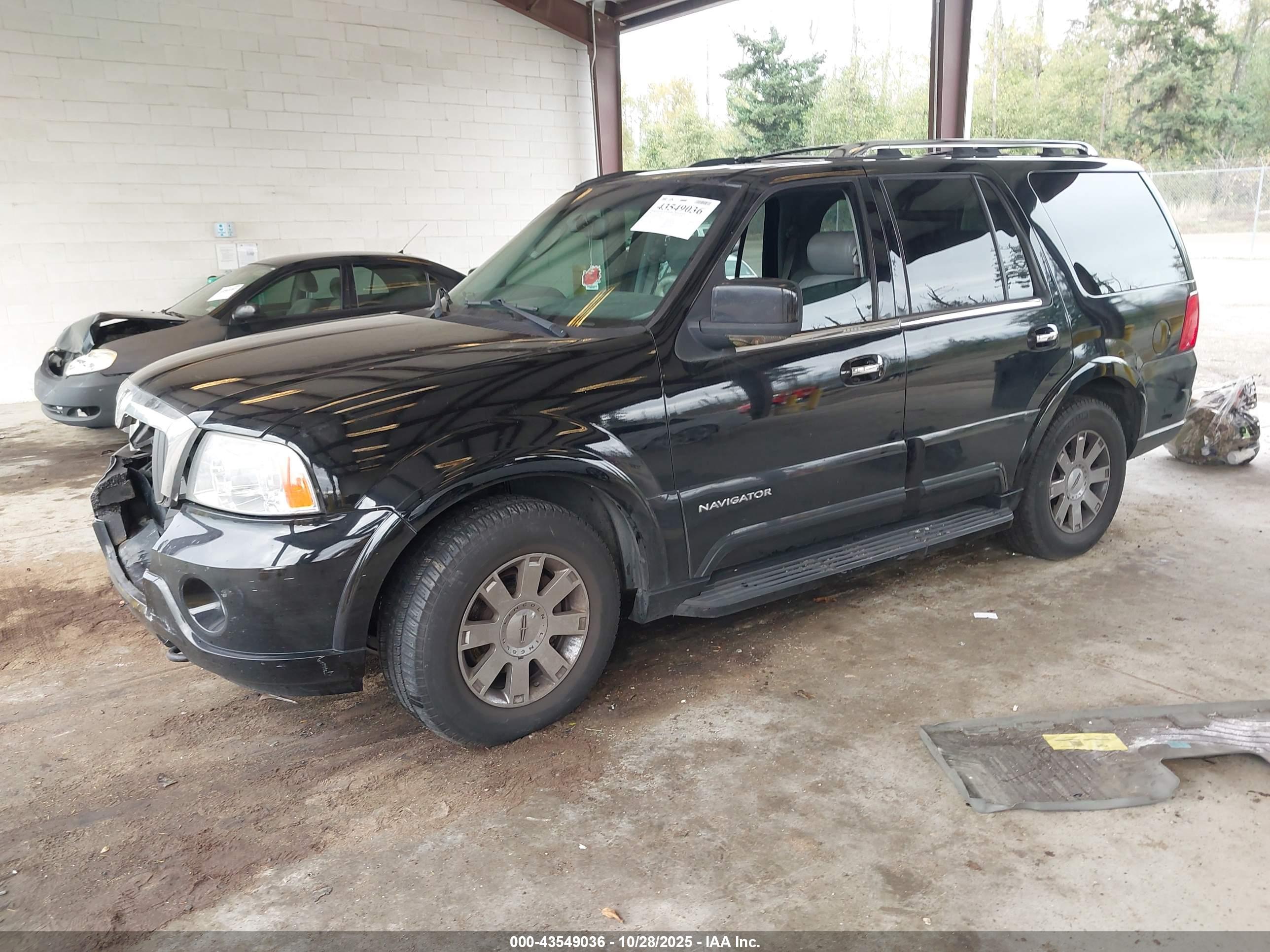 LINCOLN NAVIGATOR image 2
