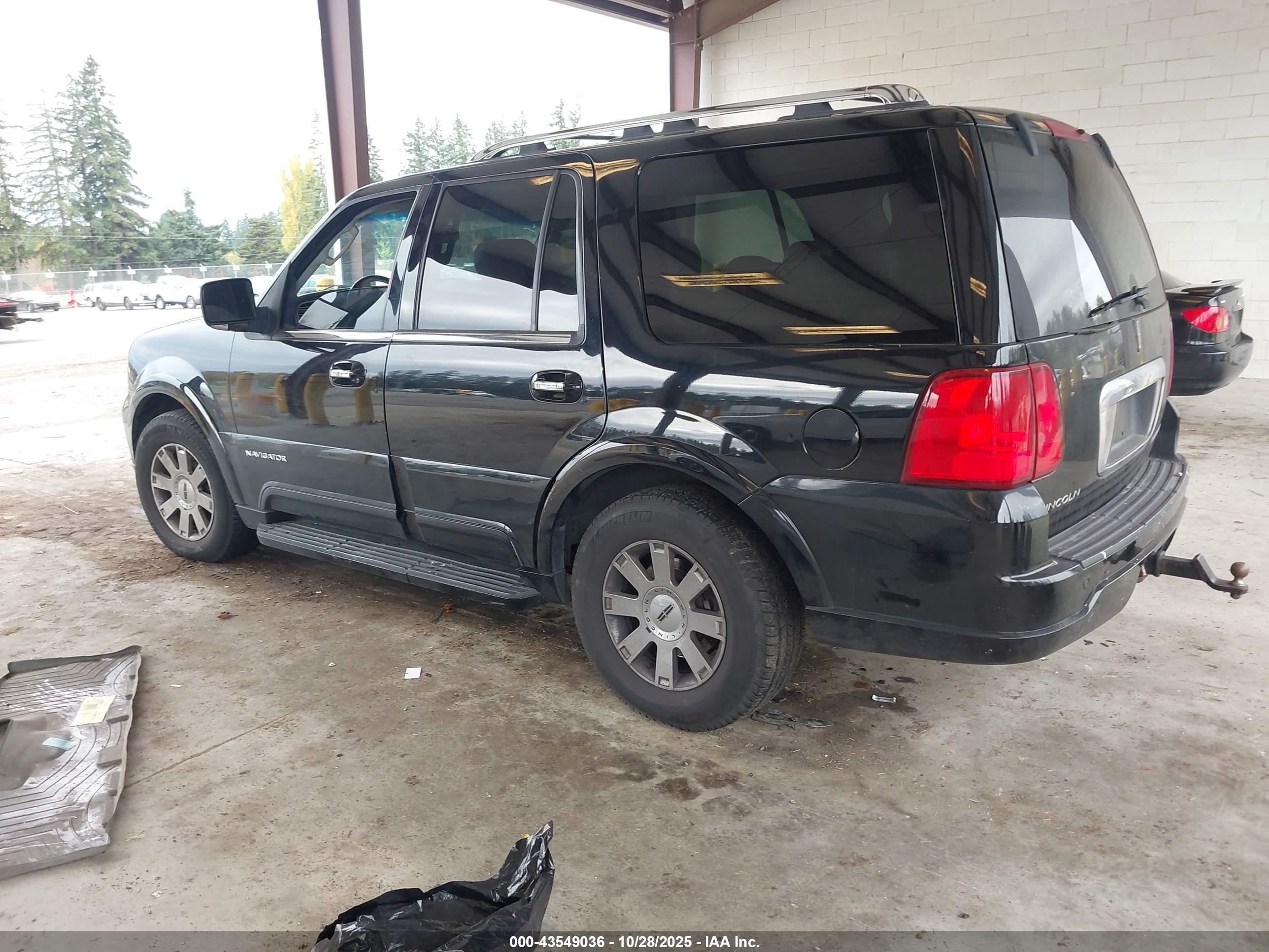 LINCOLN NAVIGATOR image 3