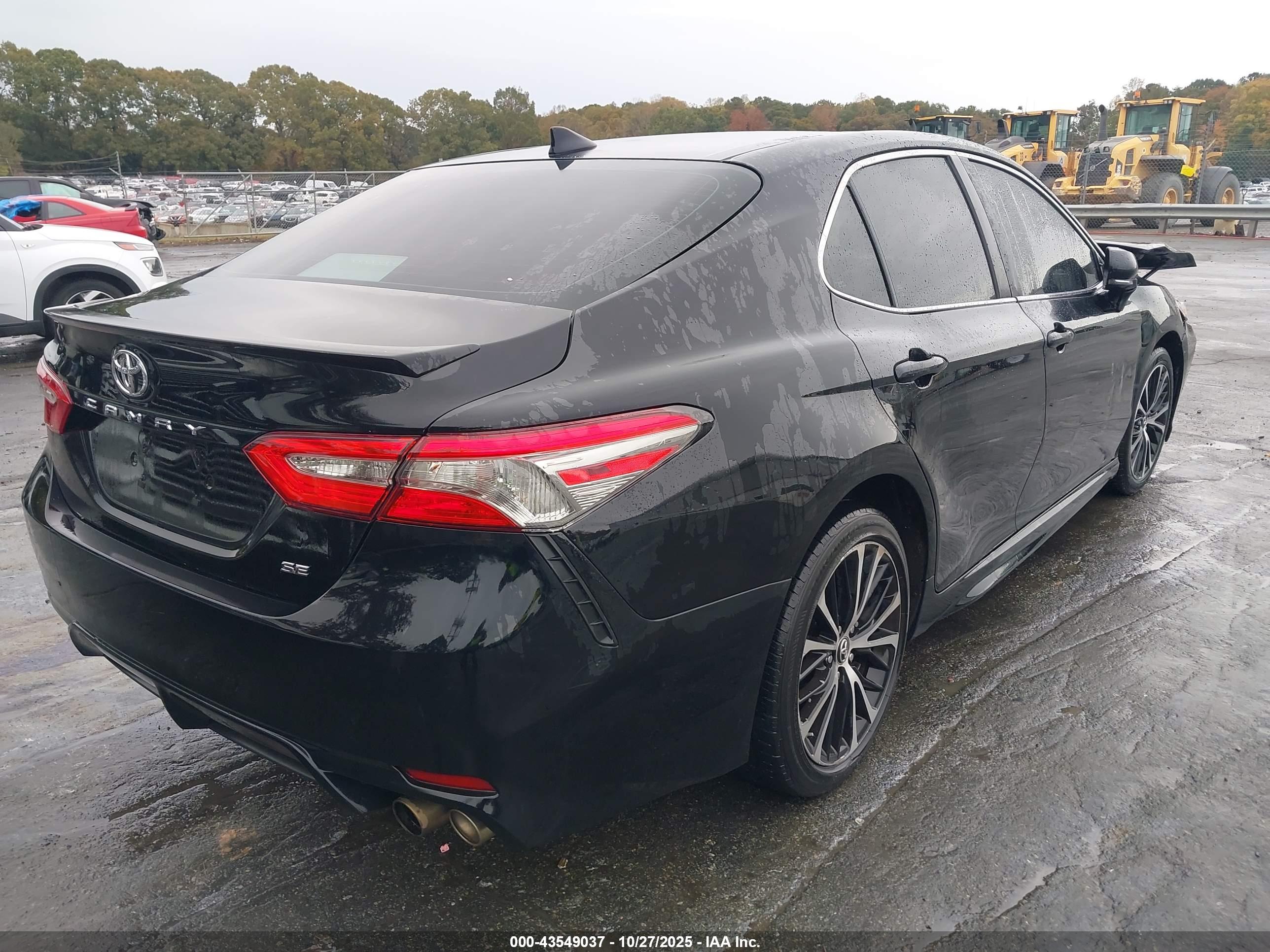 TOYOTA CAMRY image 4
