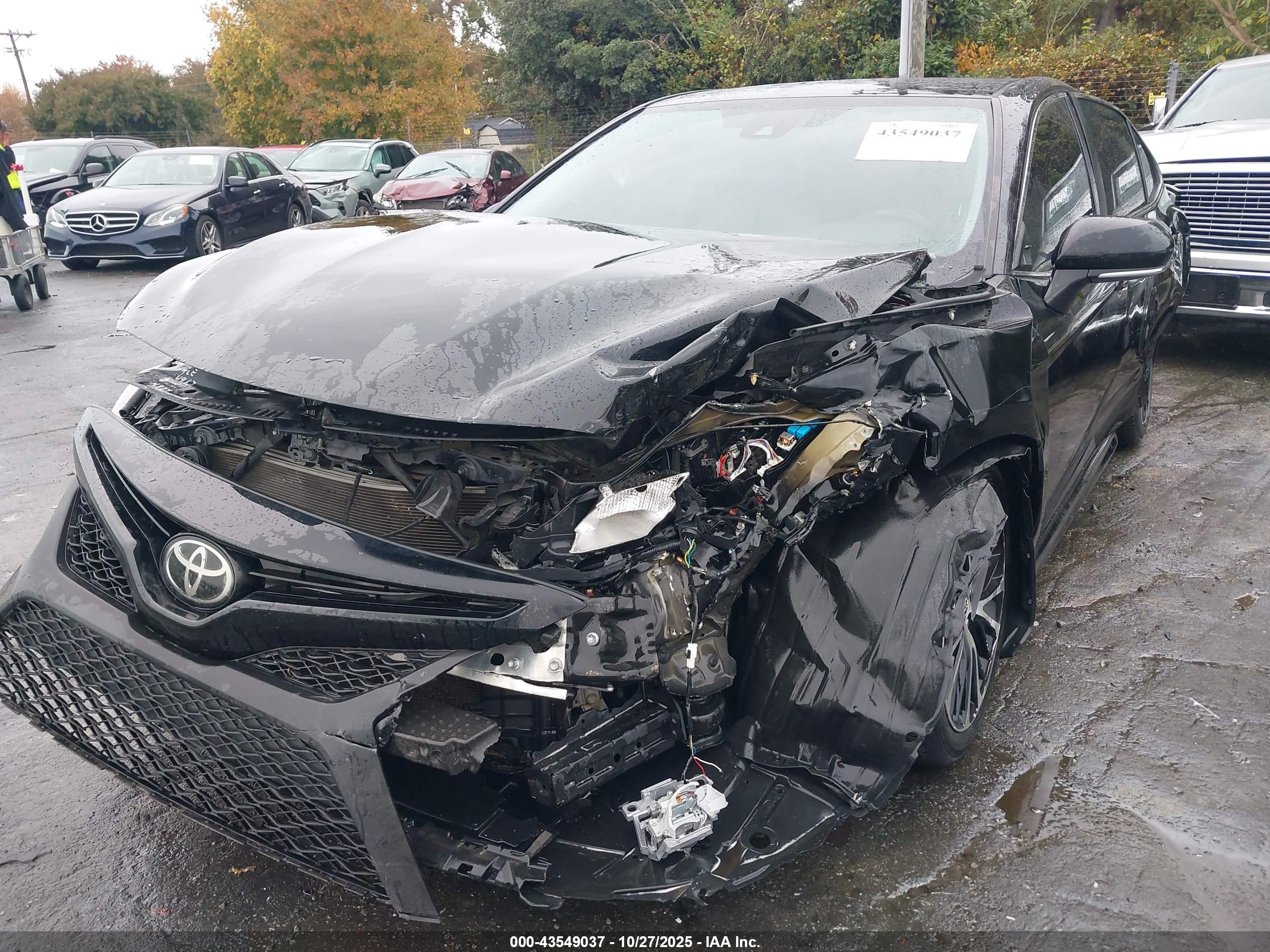 TOYOTA CAMRY image 6