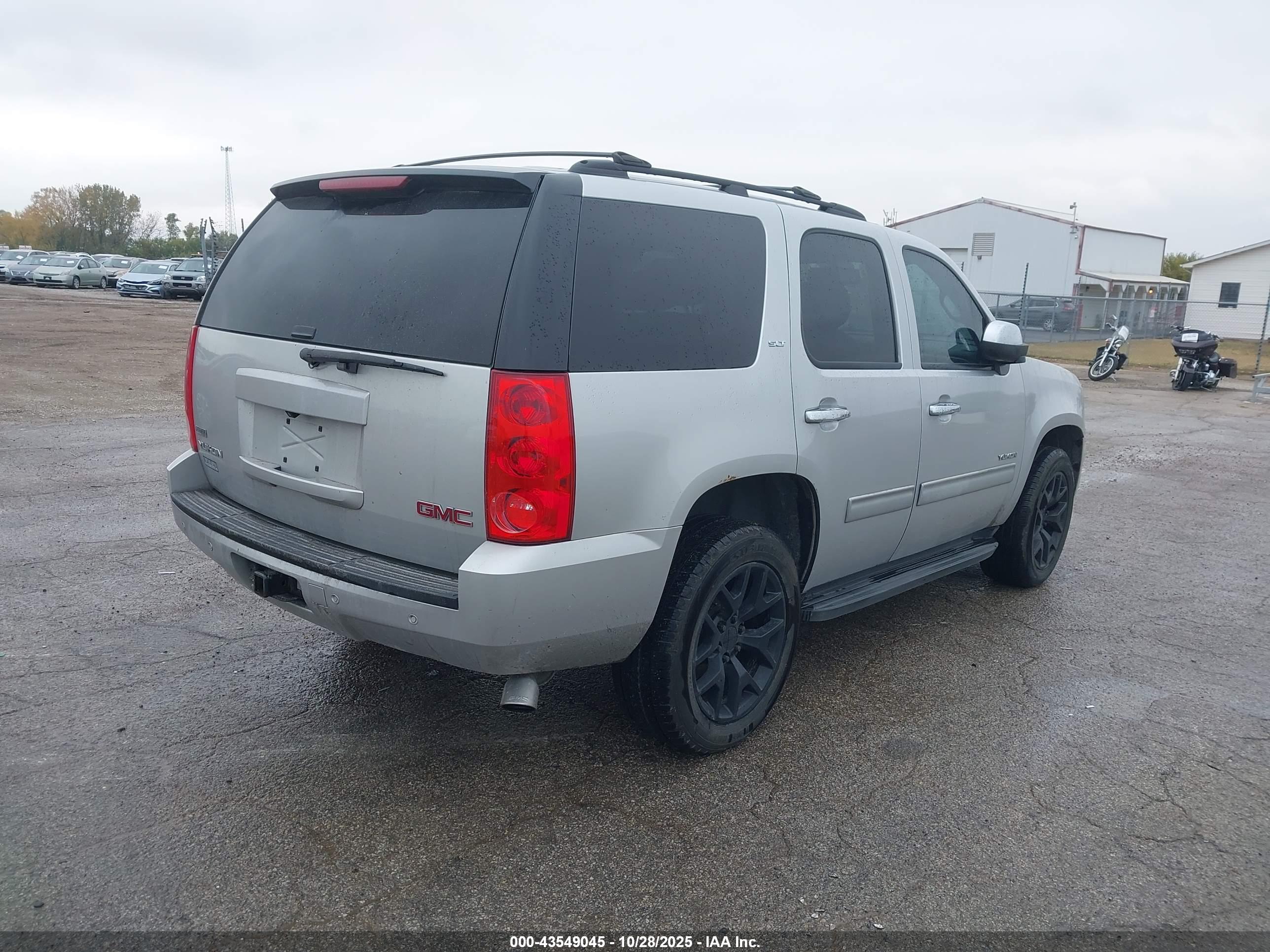 GMC YUKON image 4