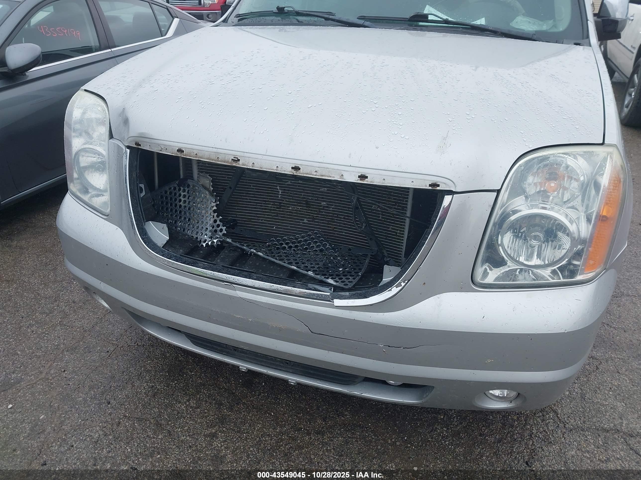GMC YUKON image 6