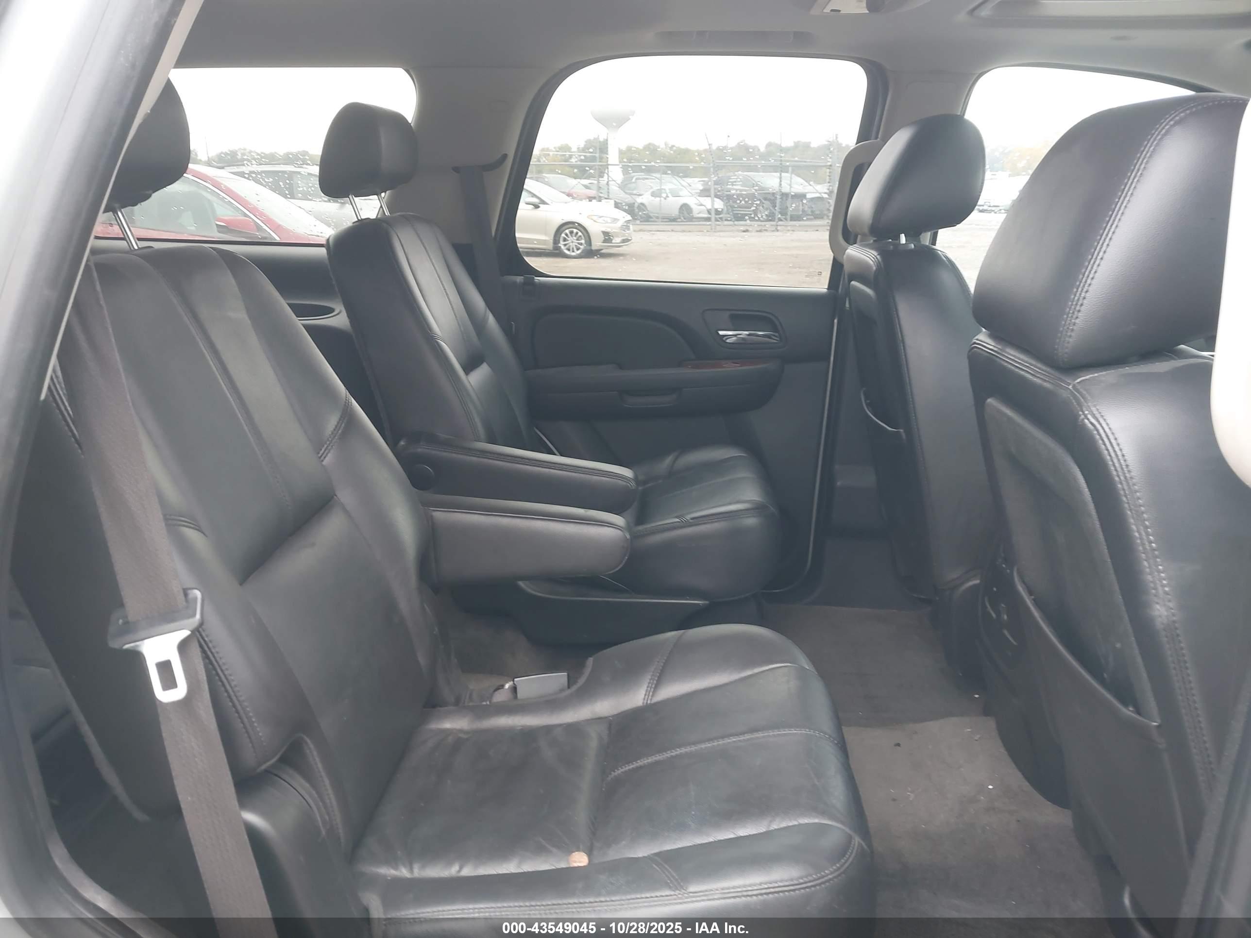 GMC YUKON image 8