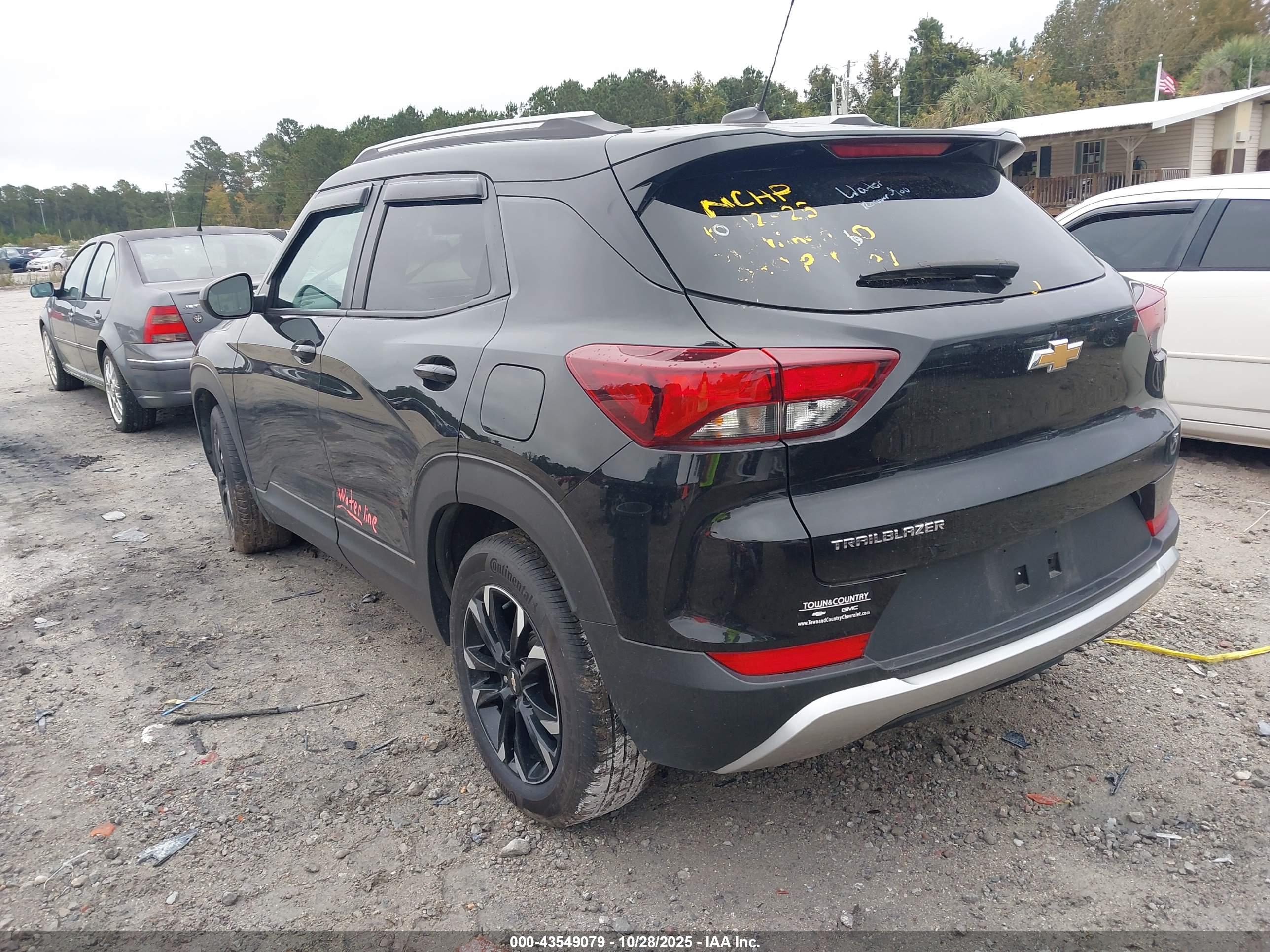 CHEVROLET TRAILBLAZER image 3