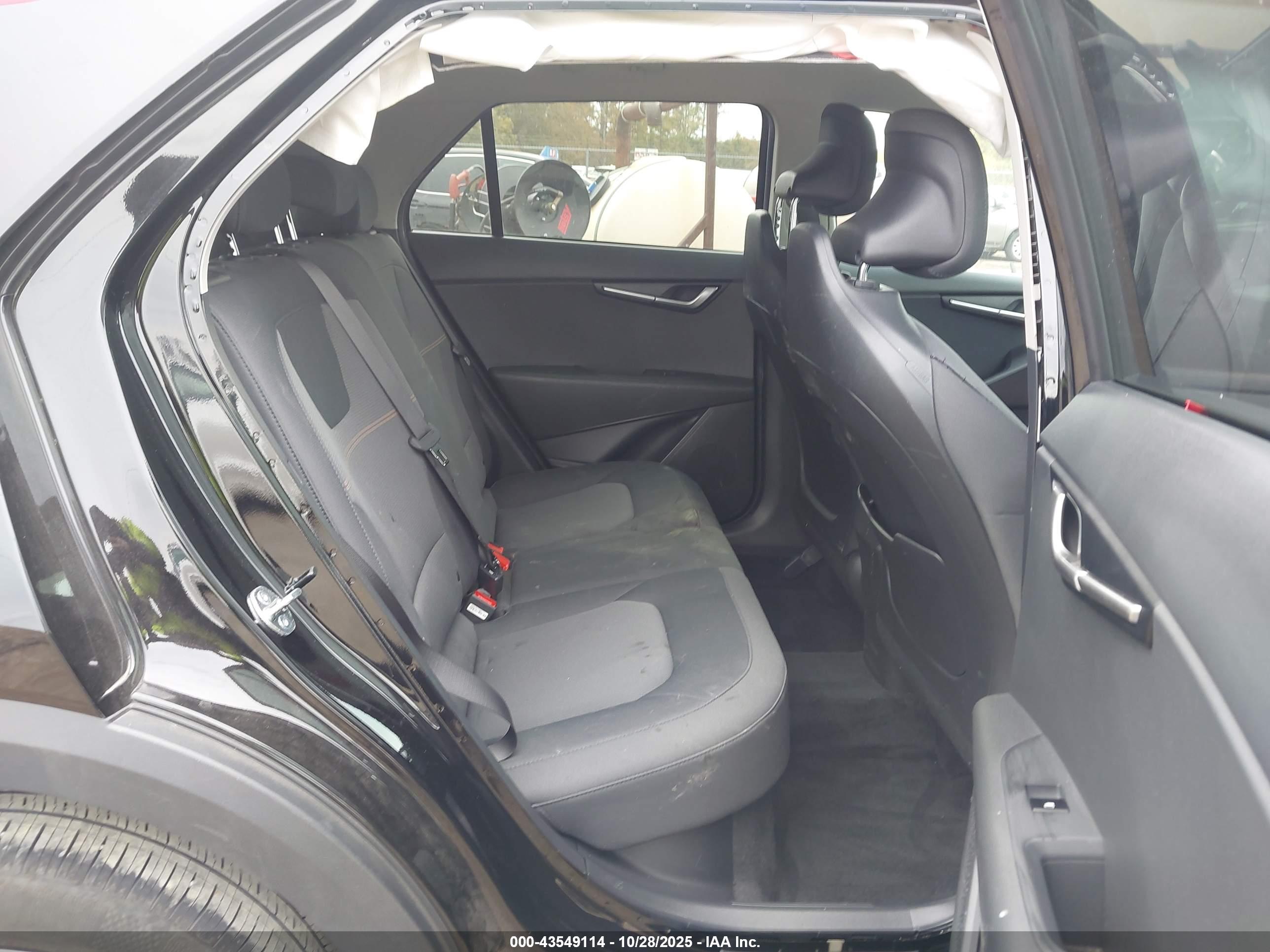 KIA NIRO image 8