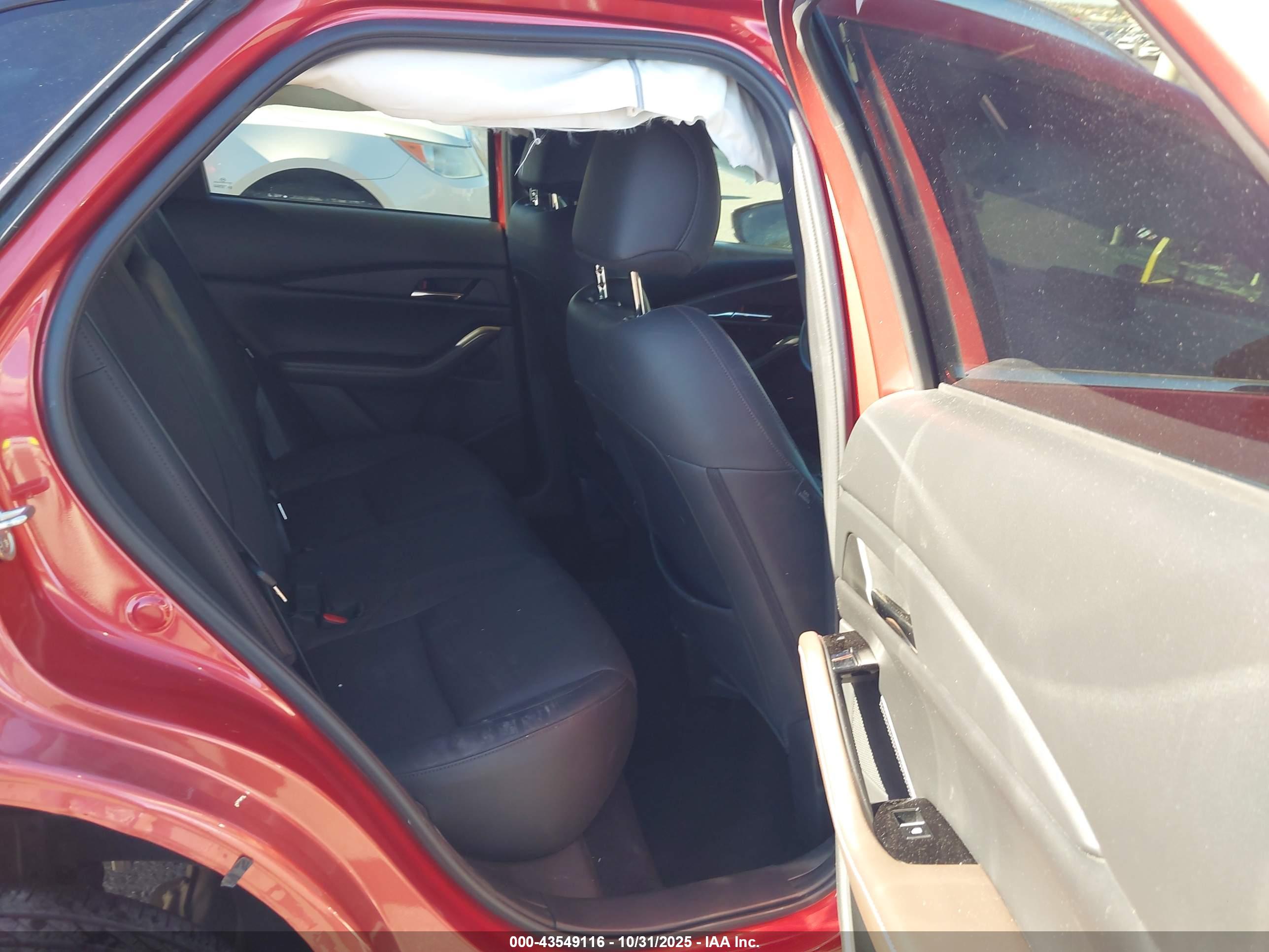 MAZDA CX-30 image 8