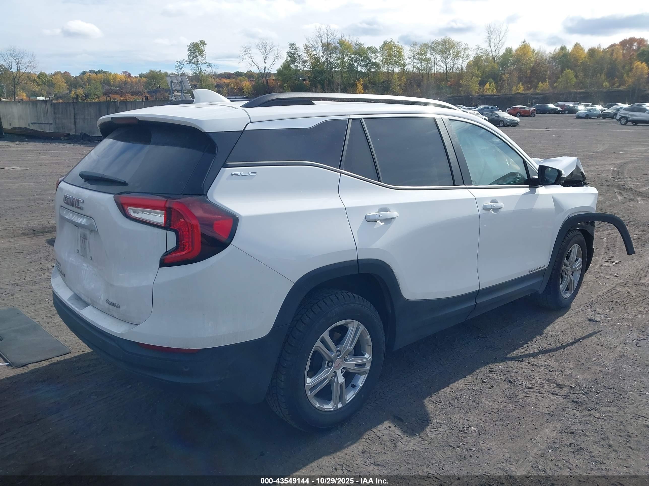 GMC TERRAIN image 4