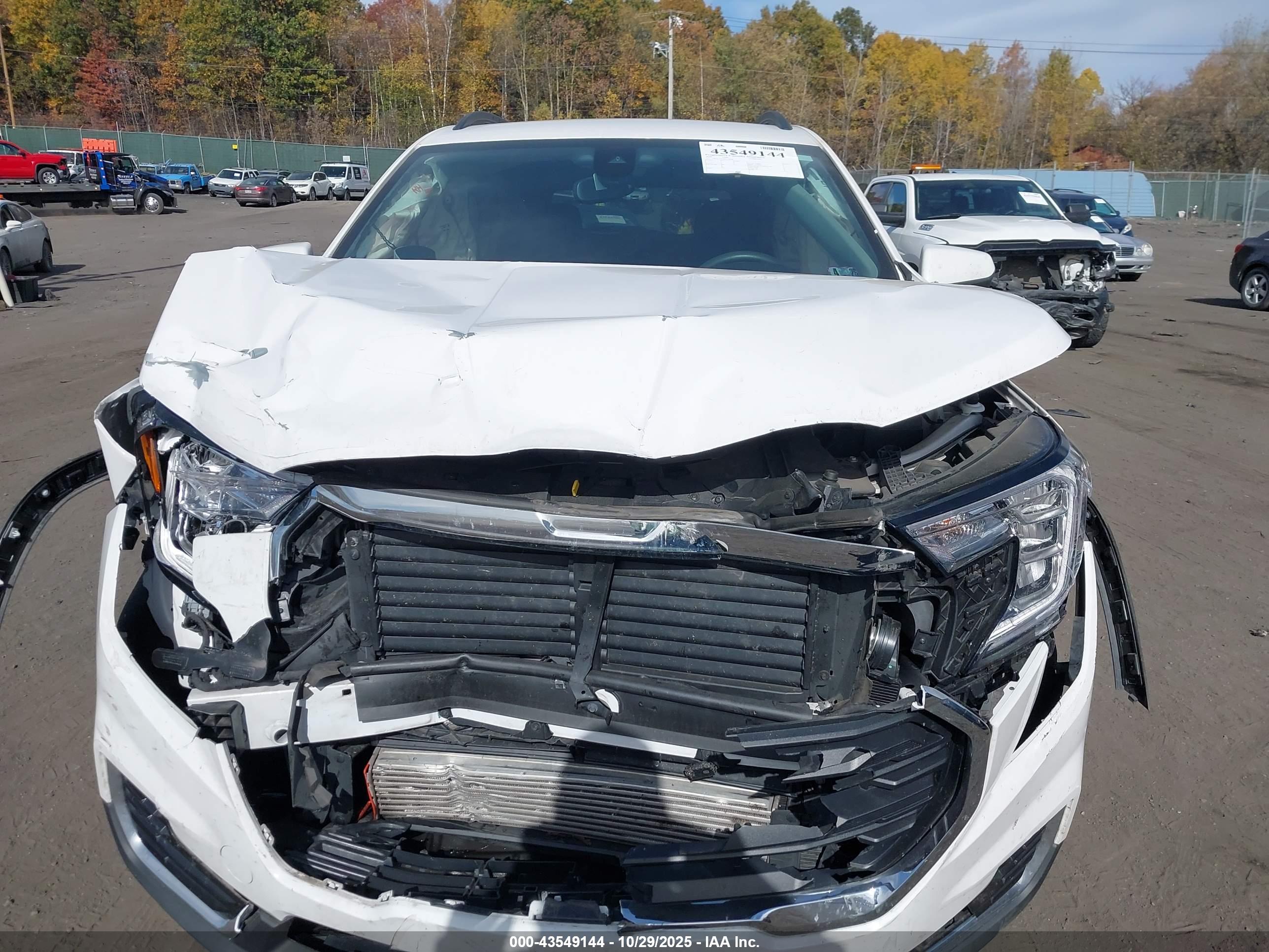GMC TERRAIN image 6