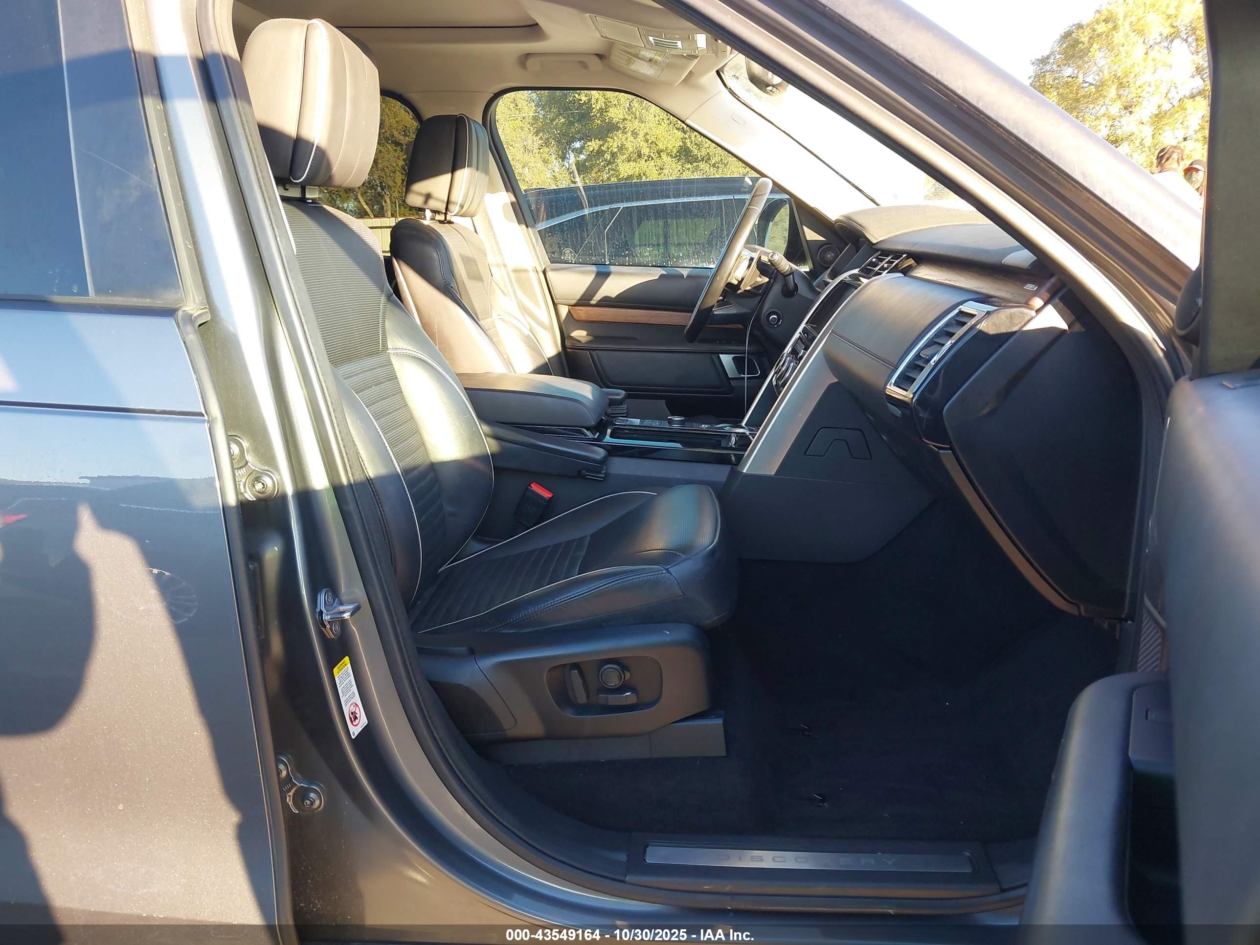 LAND ROVER image 5