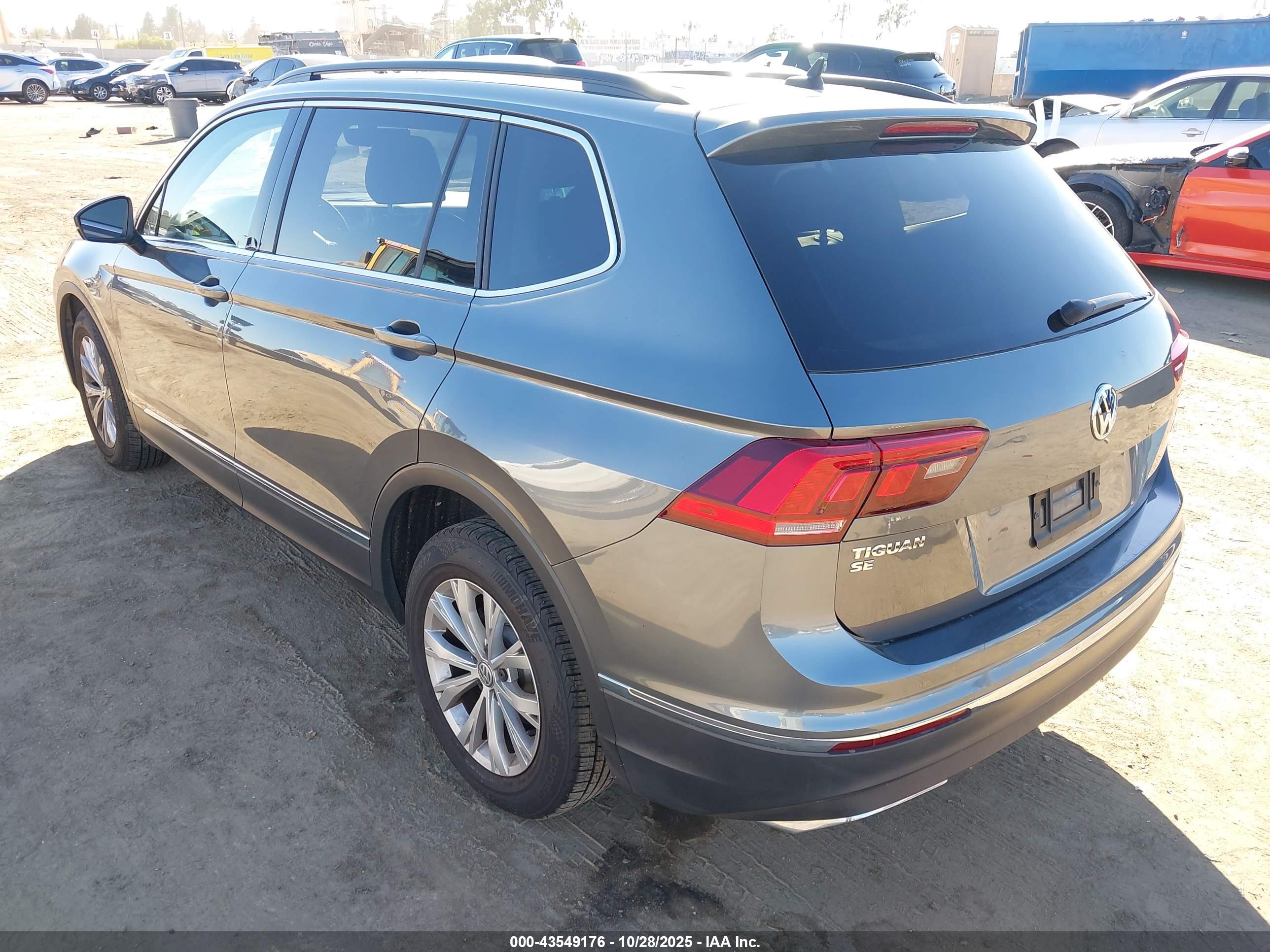 VOLKSWAGEN TIGUAN image 3