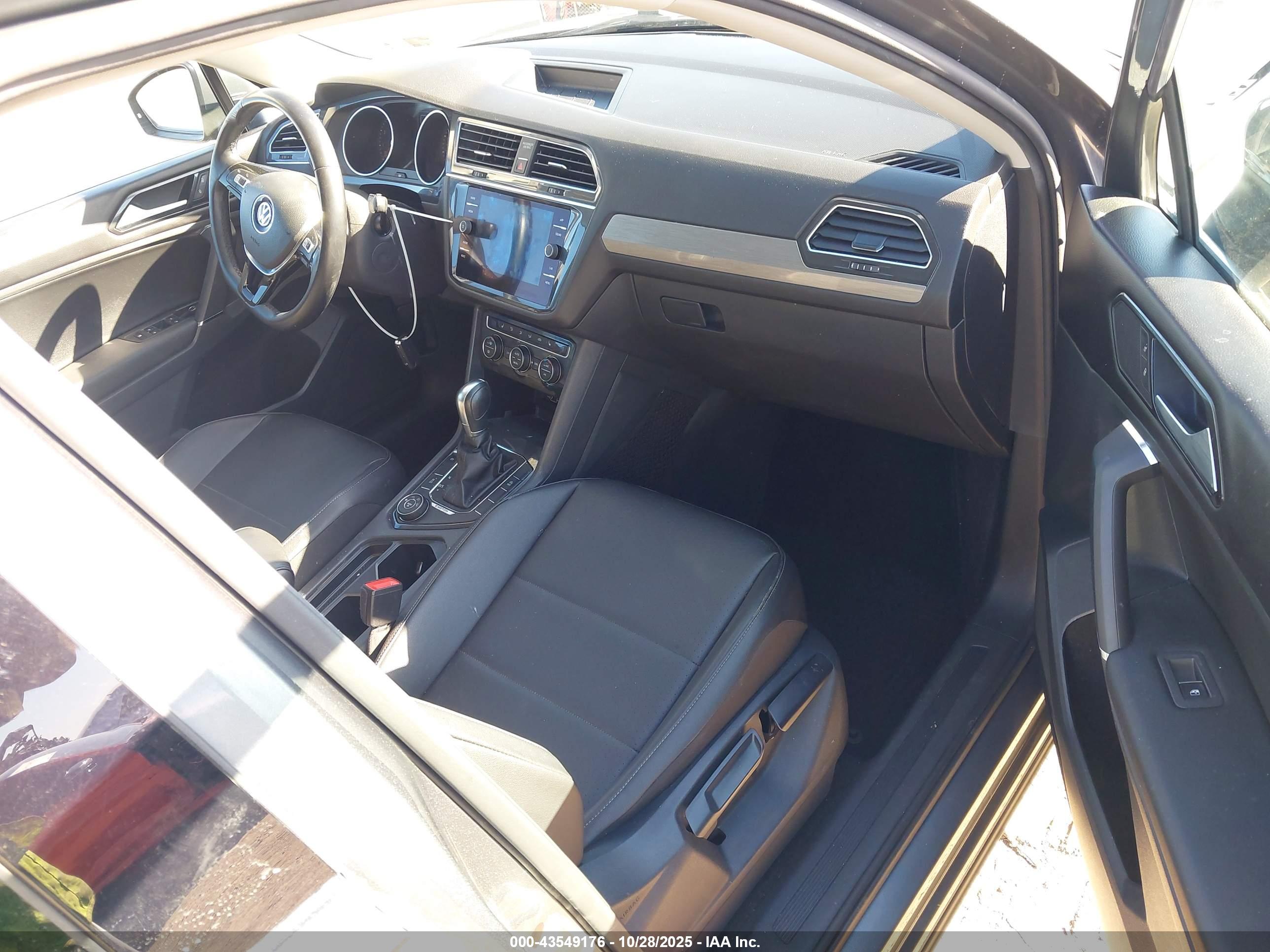 VOLKSWAGEN TIGUAN image 5
