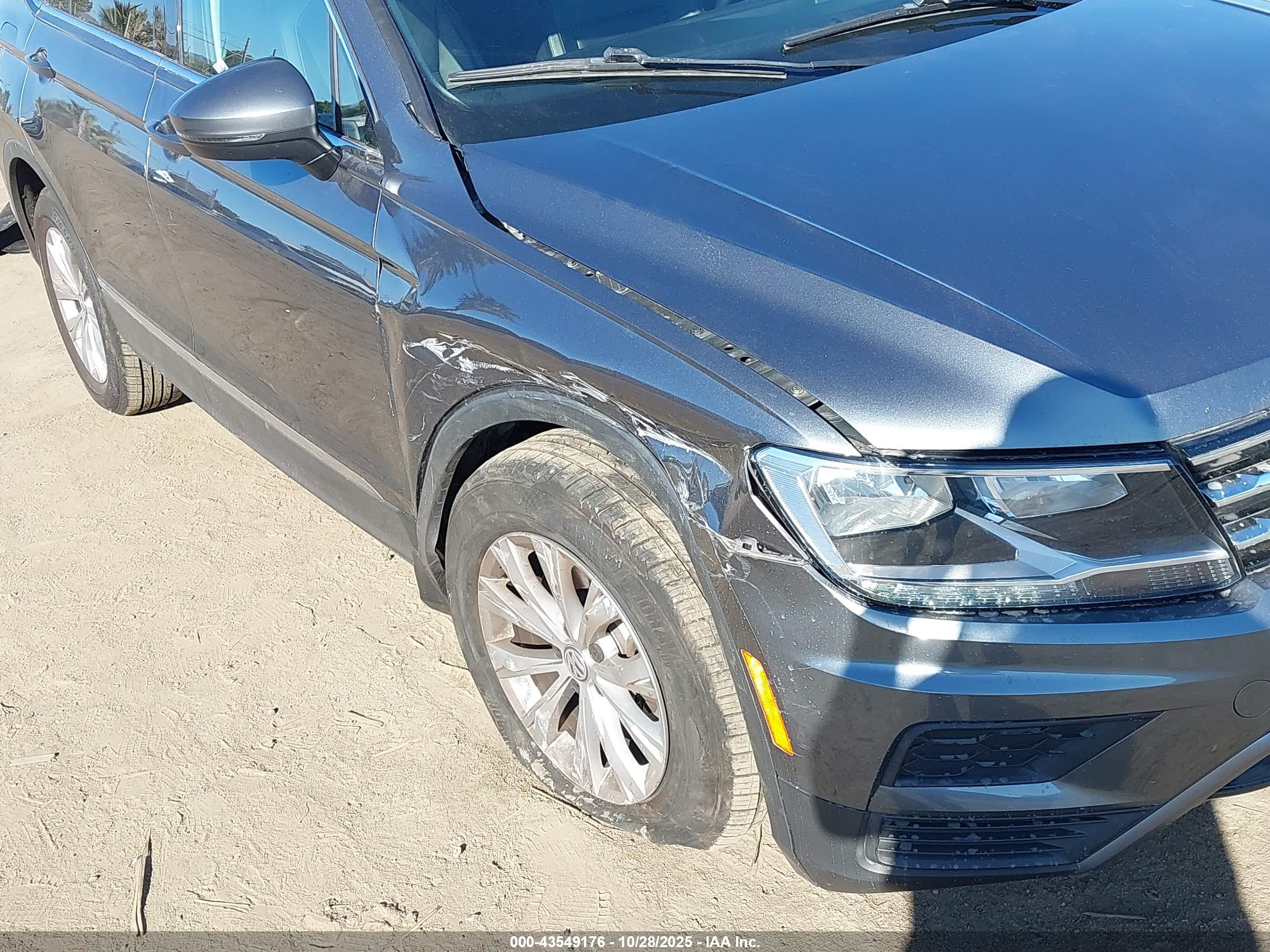 VOLKSWAGEN TIGUAN image 6