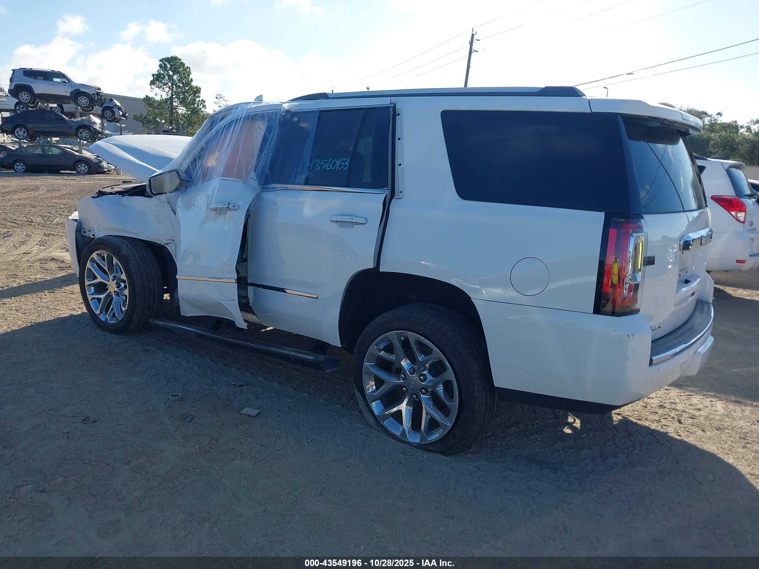 GMC YUKON image 3