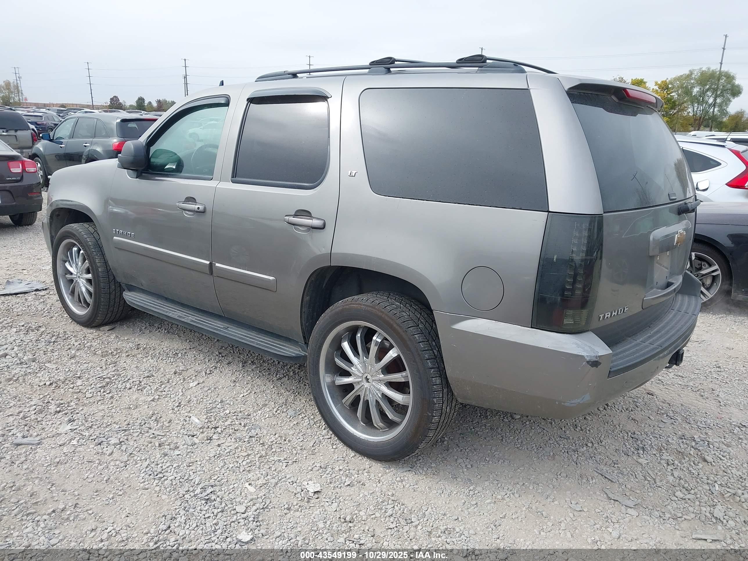 CHEVROLET TAHOE image 3