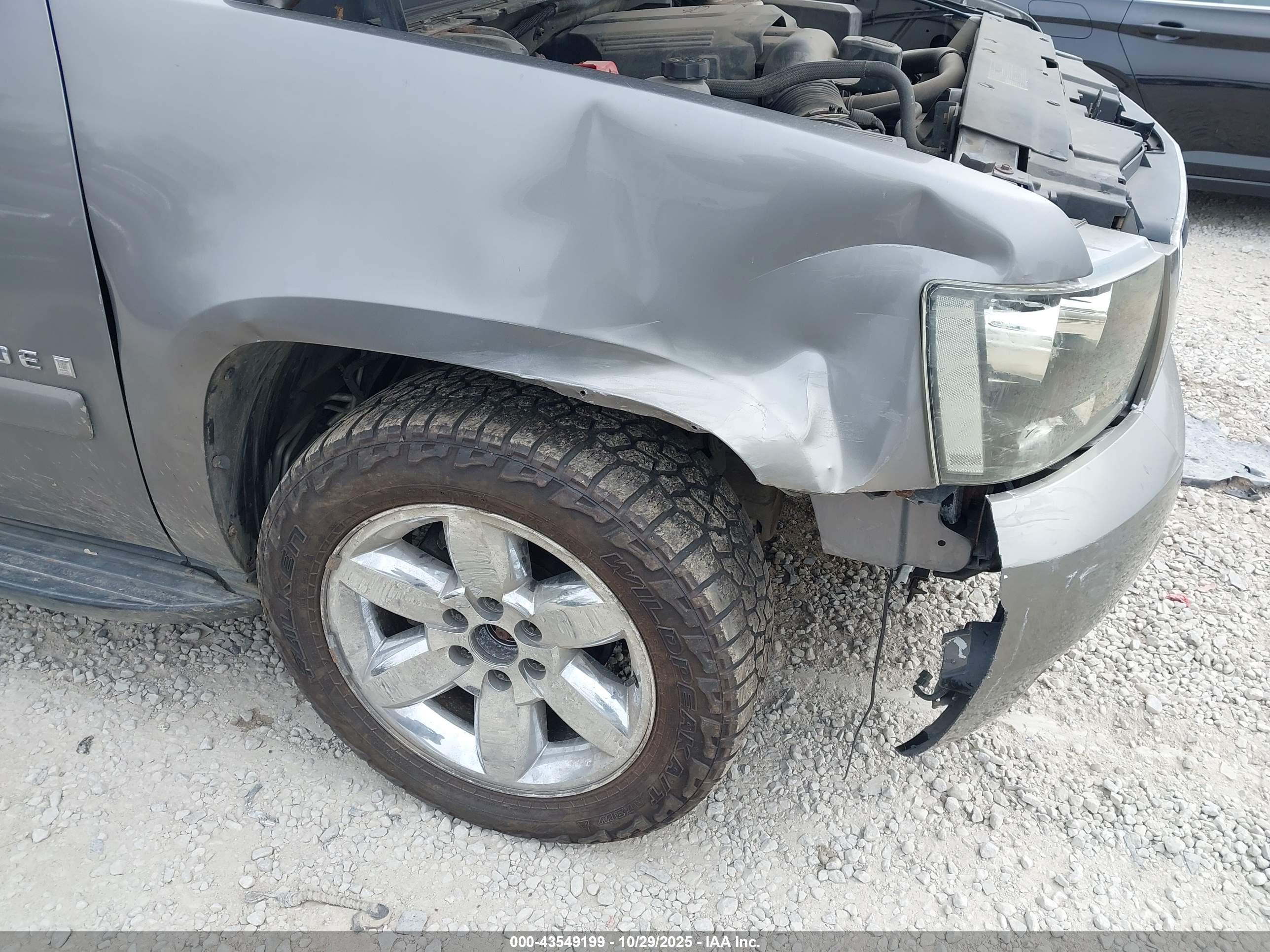 CHEVROLET TAHOE image 6