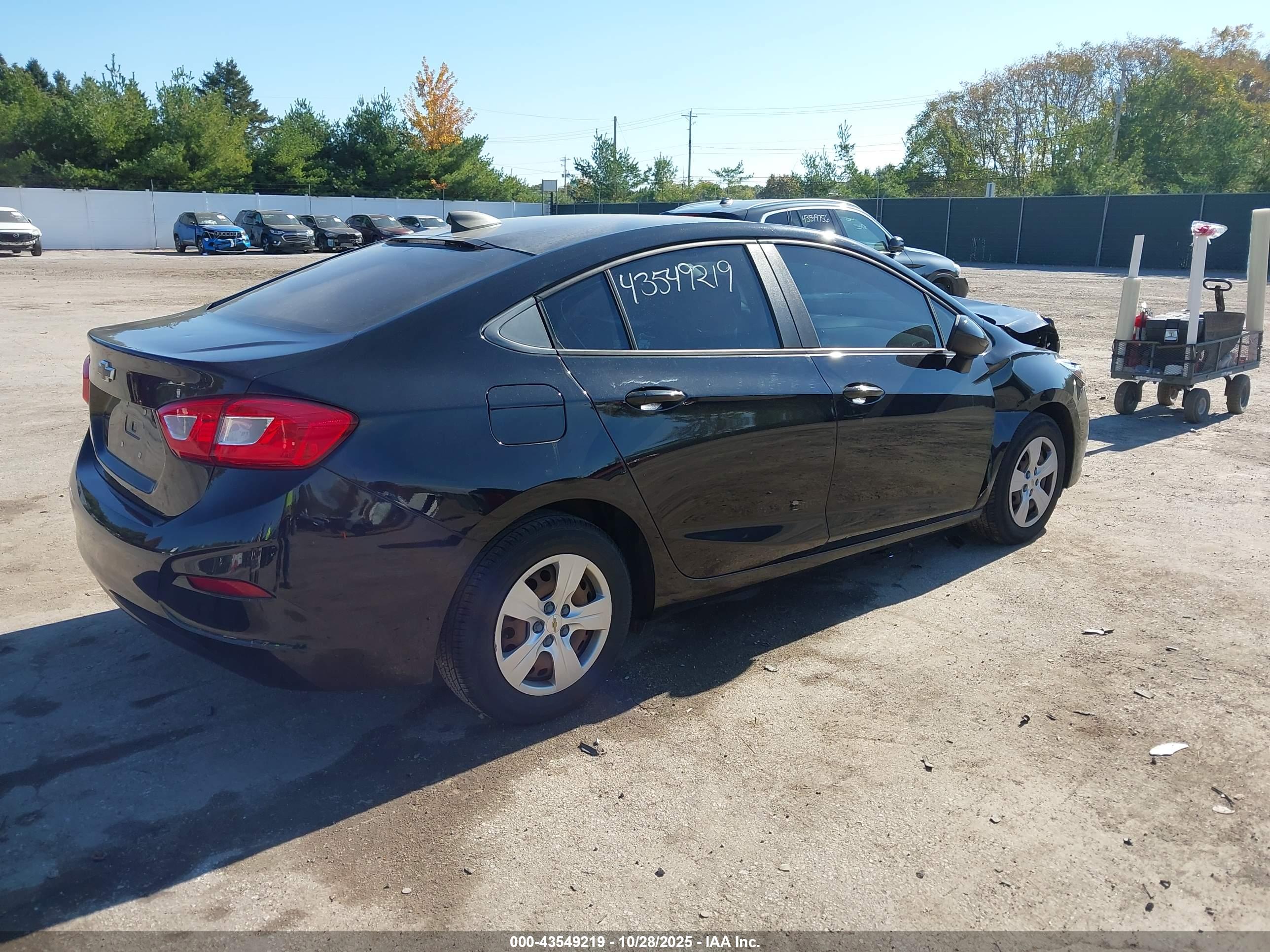 CHEVROLET CRUZE image 4