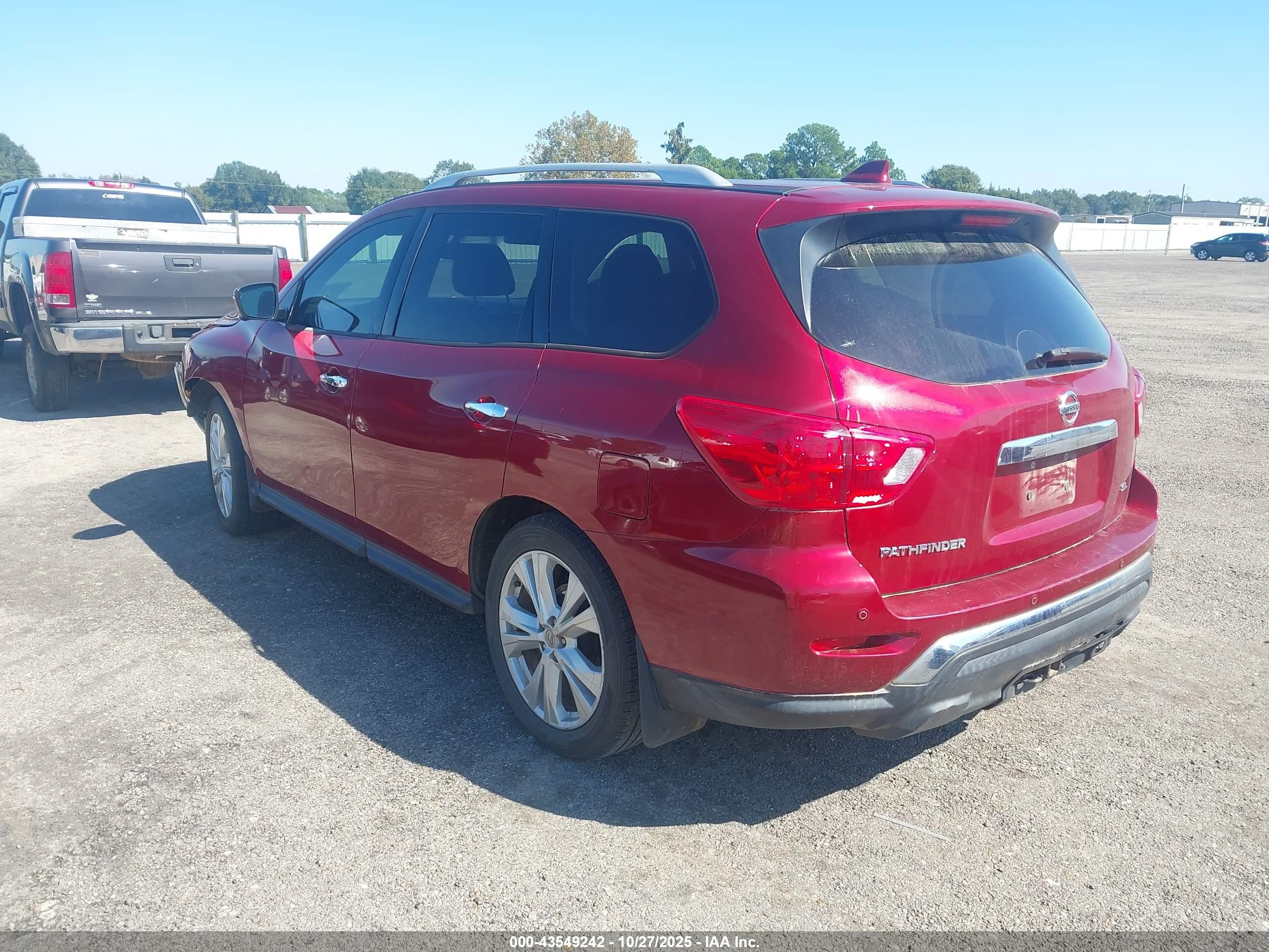 NISSAN PATHFINDER image 3