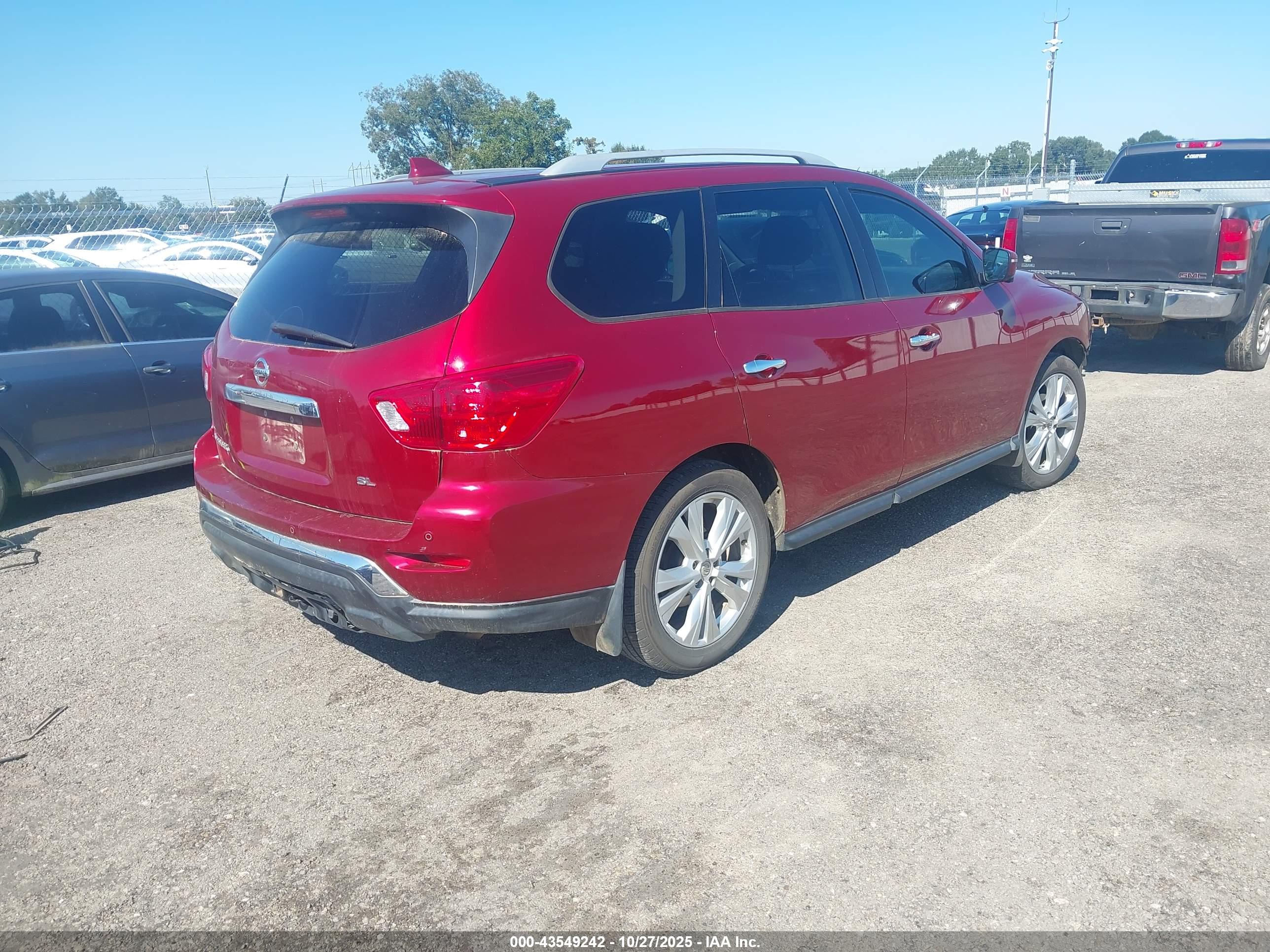 NISSAN PATHFINDER image 4