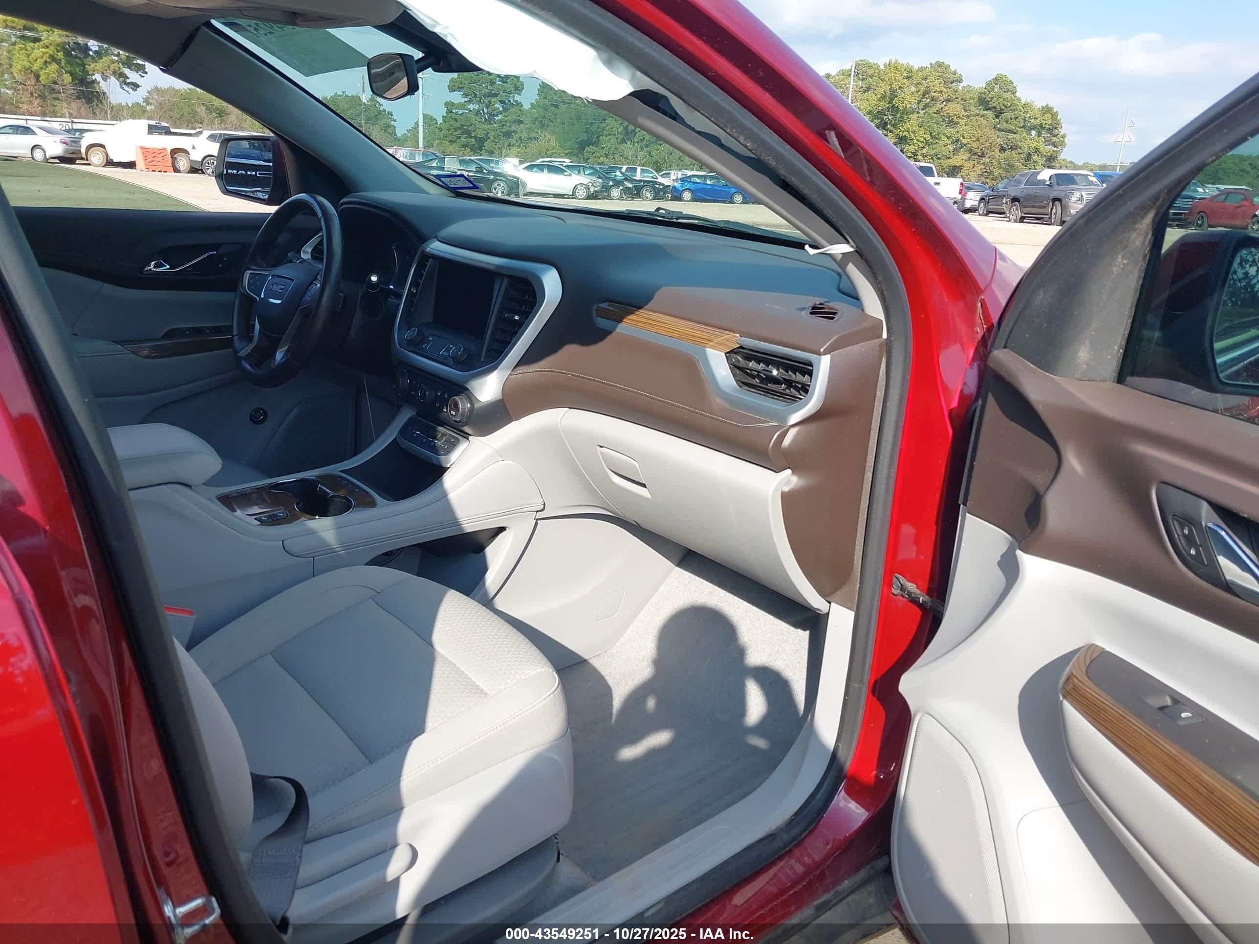 GMC ACADIA image 5