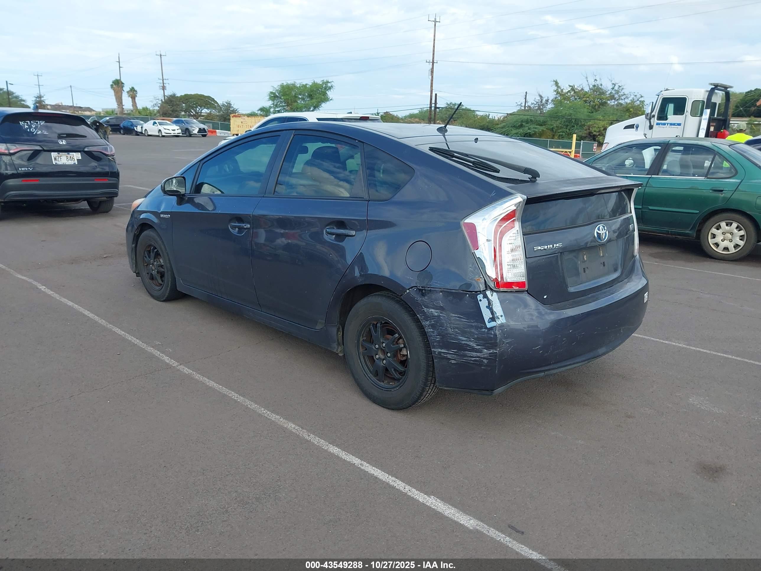 TOYOTA PRIUS image 3