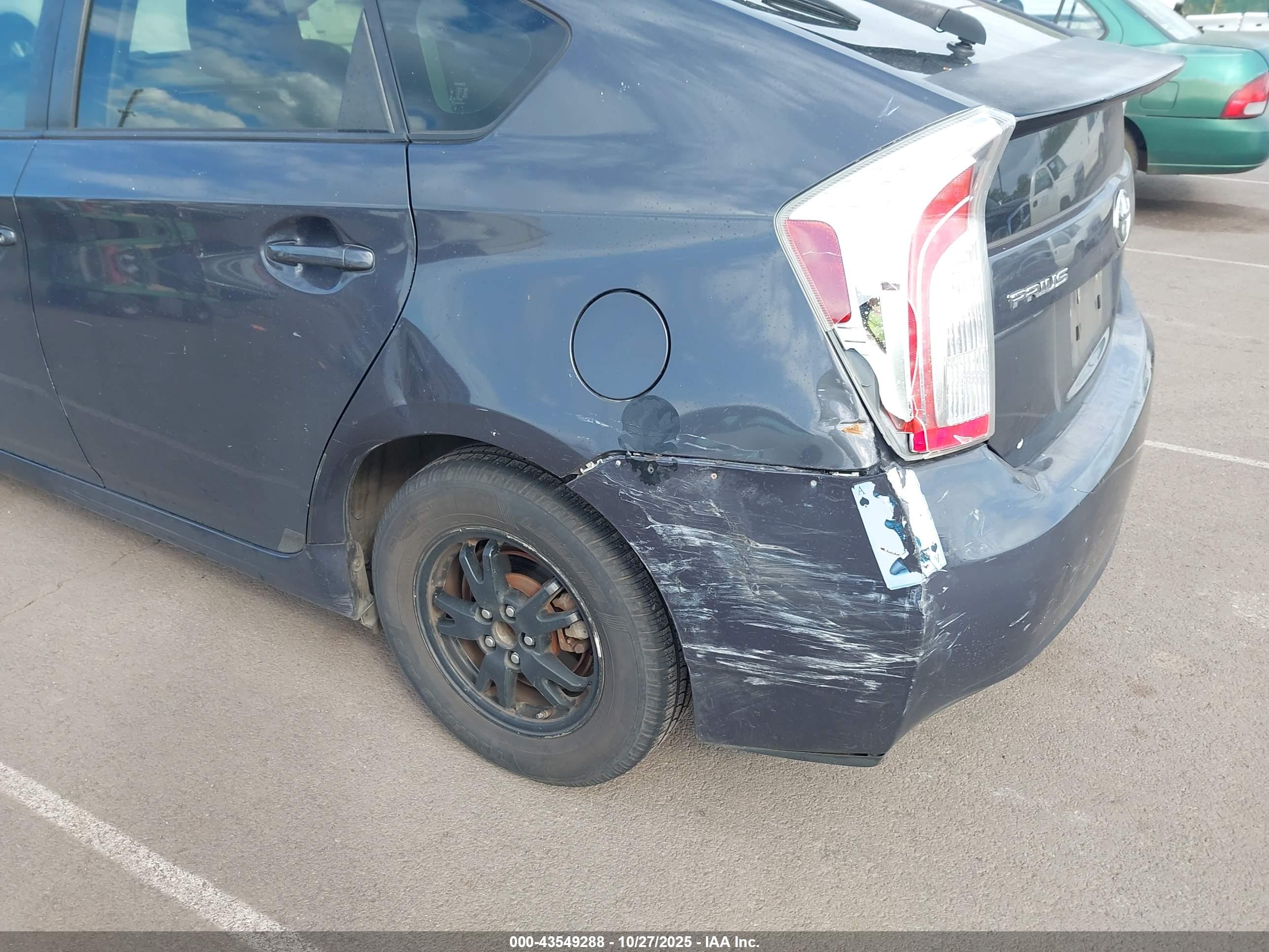 TOYOTA PRIUS image 6