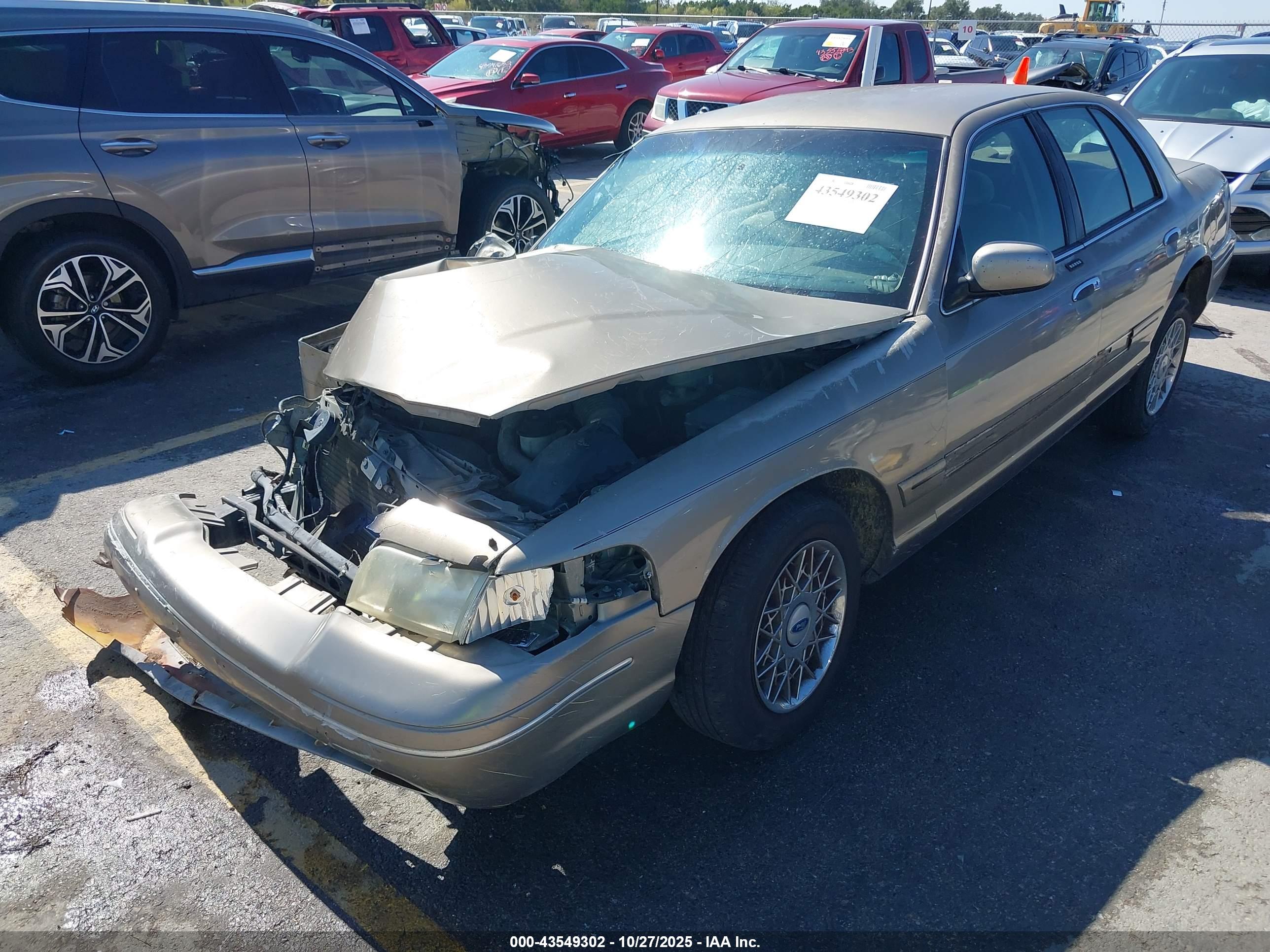 FORD CROWN image 2