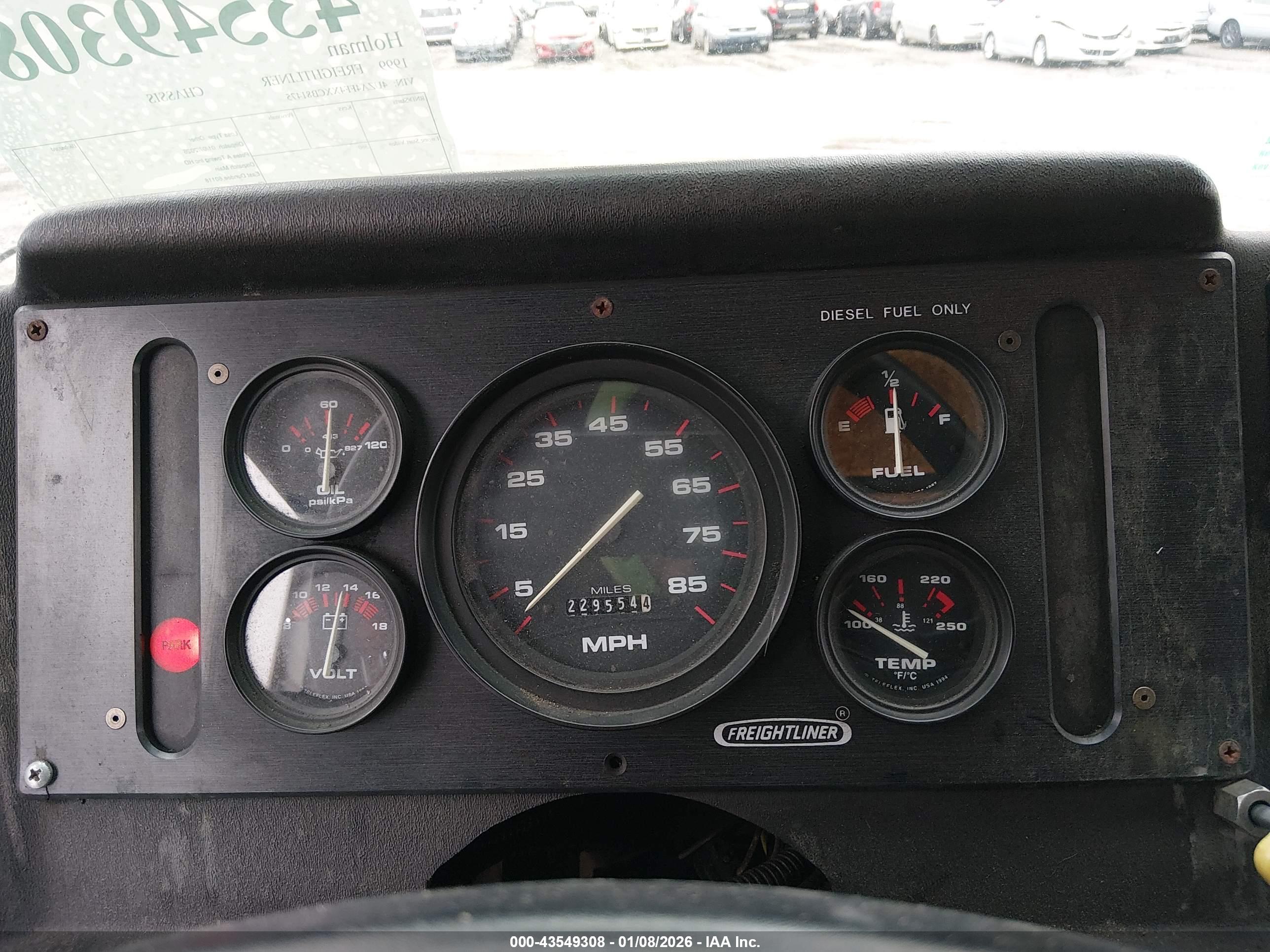 FREIGHTLINER CHASSIS image 6
