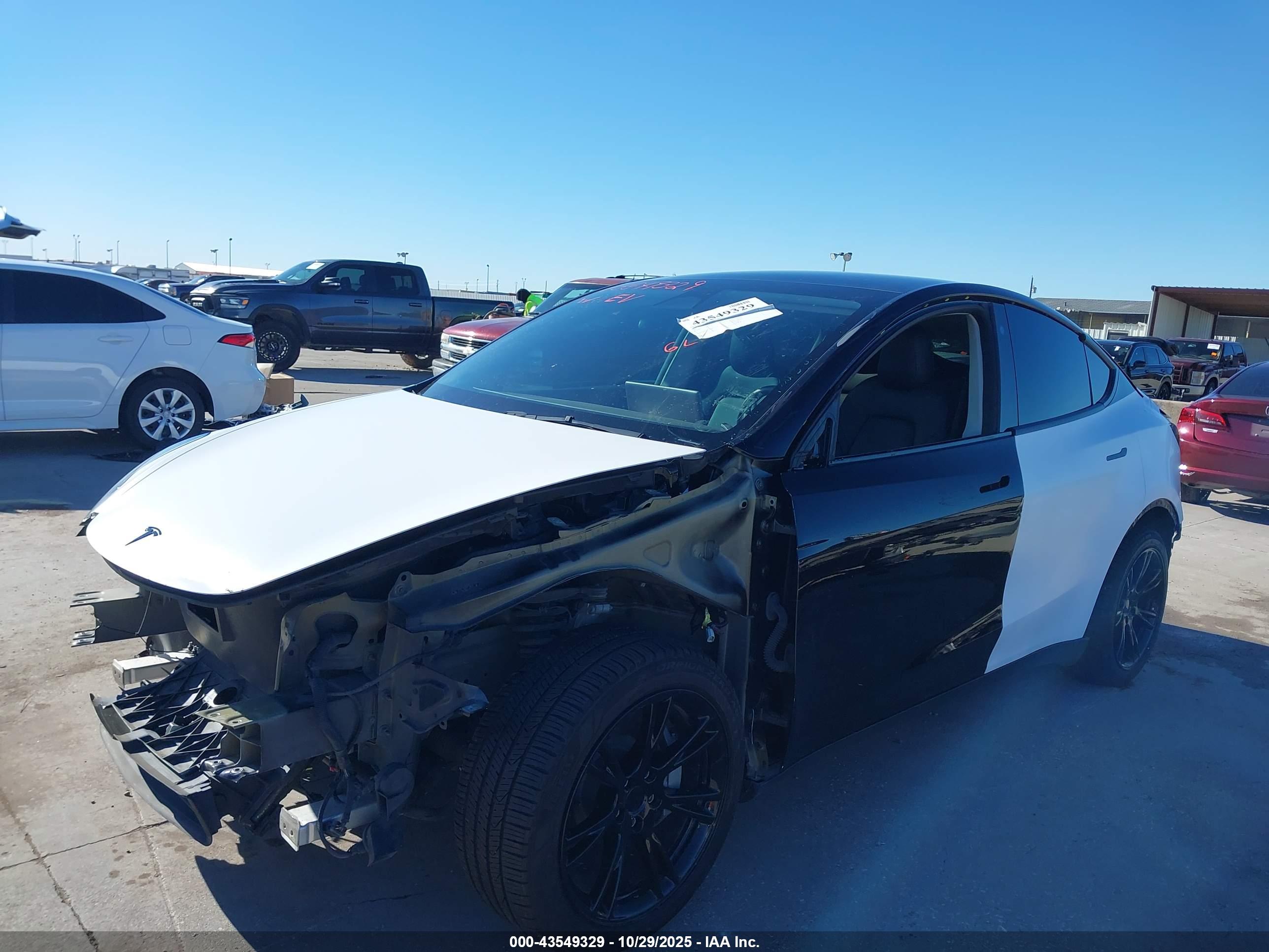 TESLA MODEL image 2
