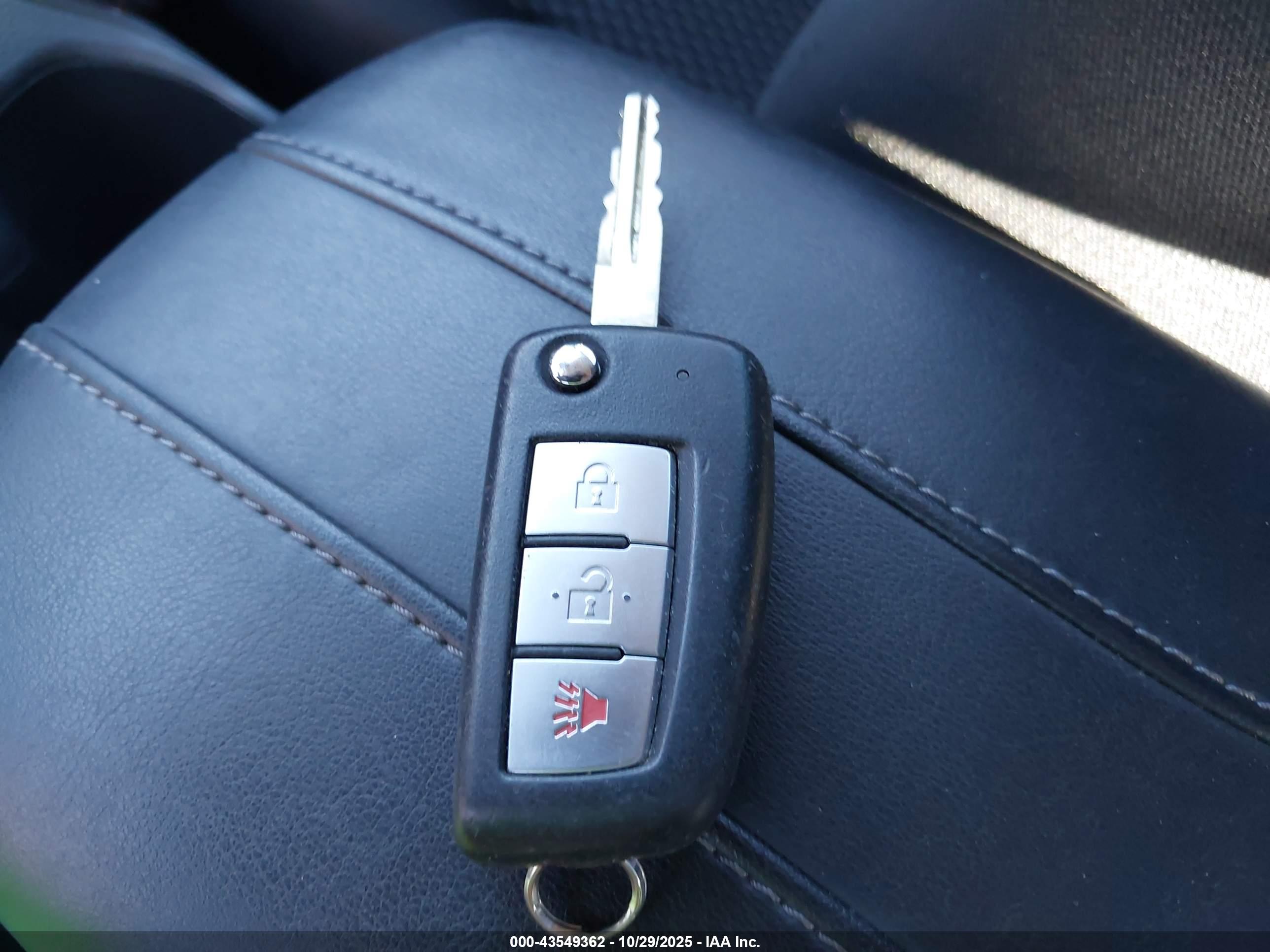 NISSAN ROGUE image 11