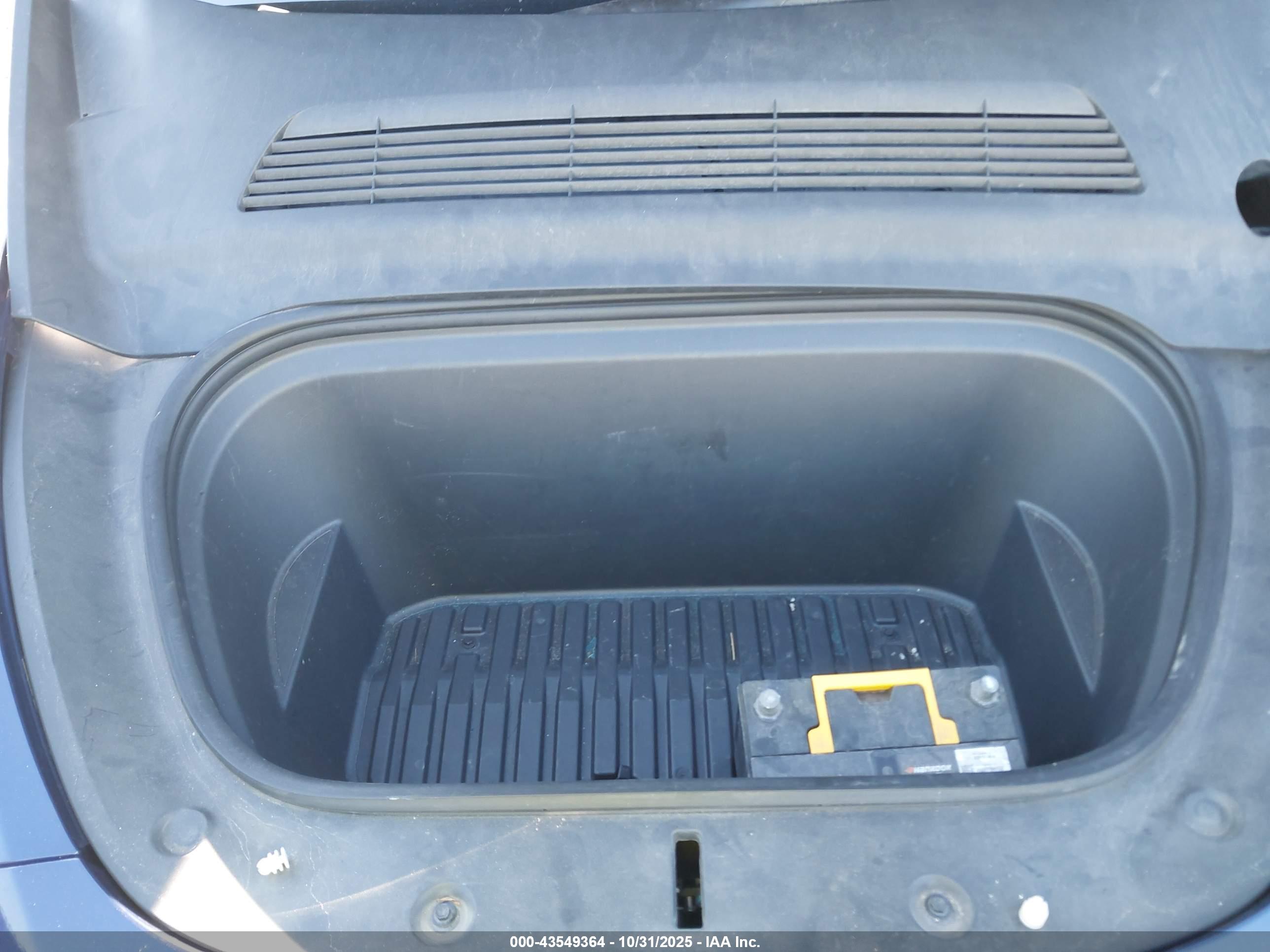 TESLA MODEL image 10