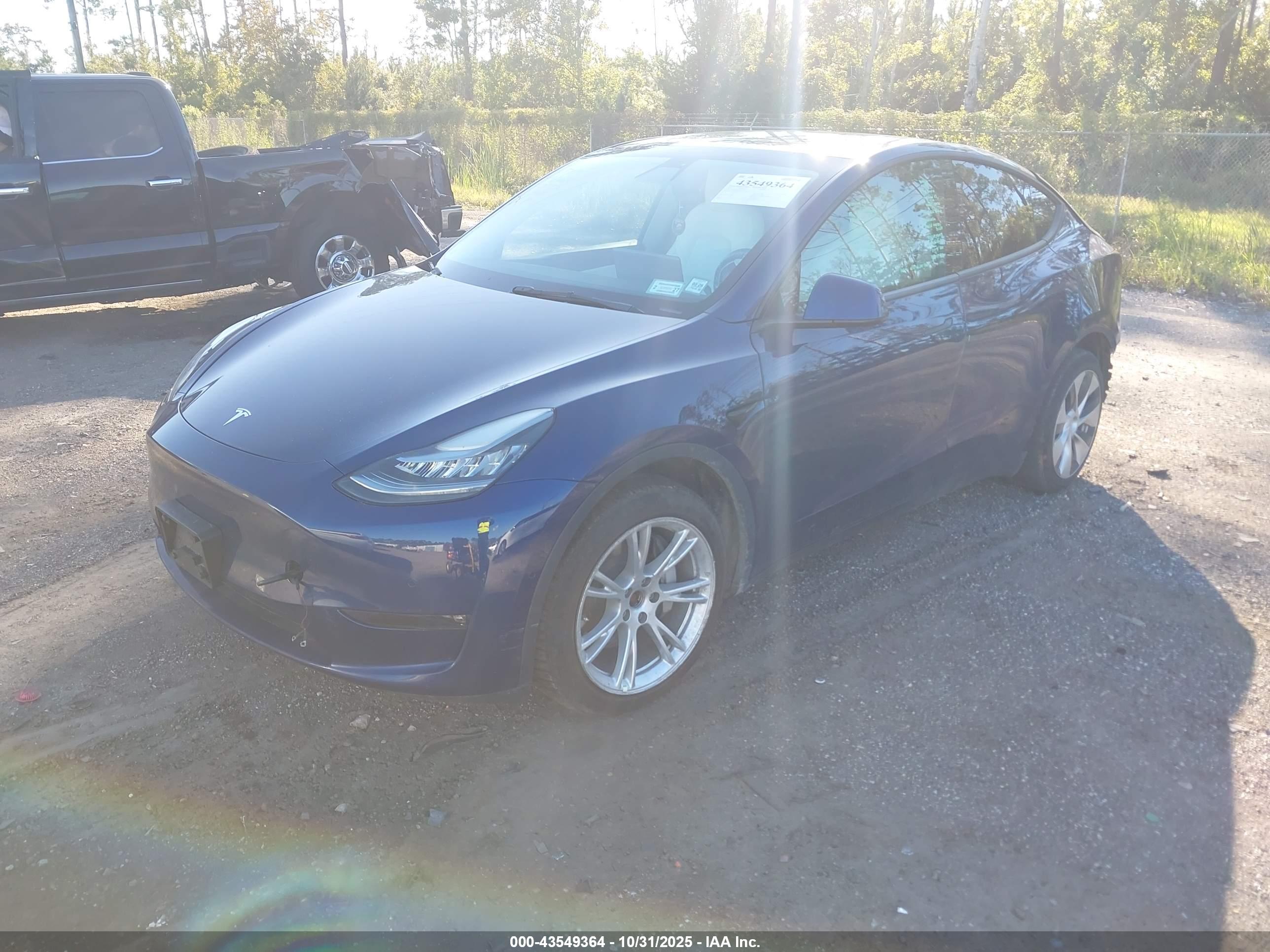 TESLA MODEL image 2