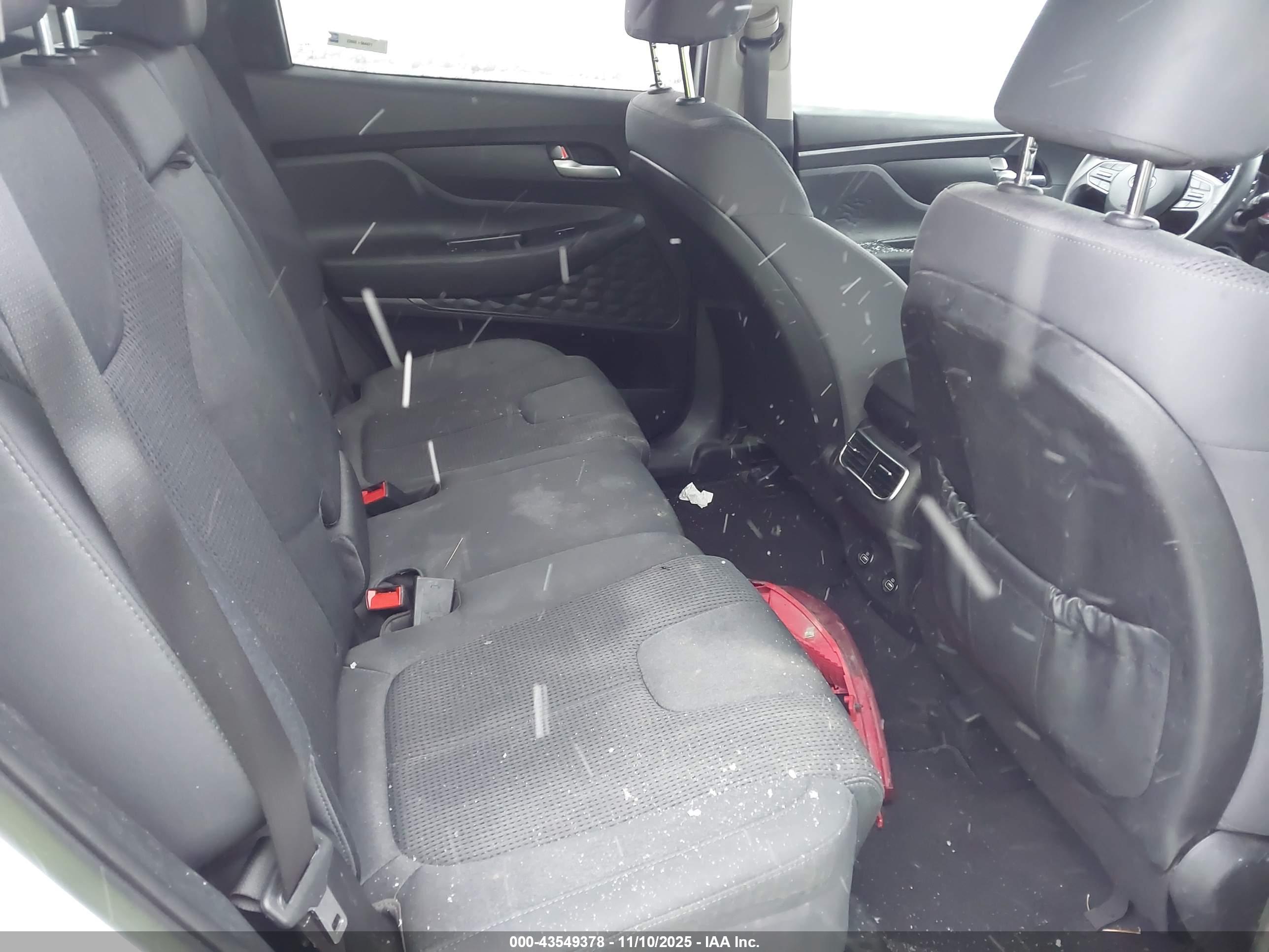 HYUNDAI SANTA image 8