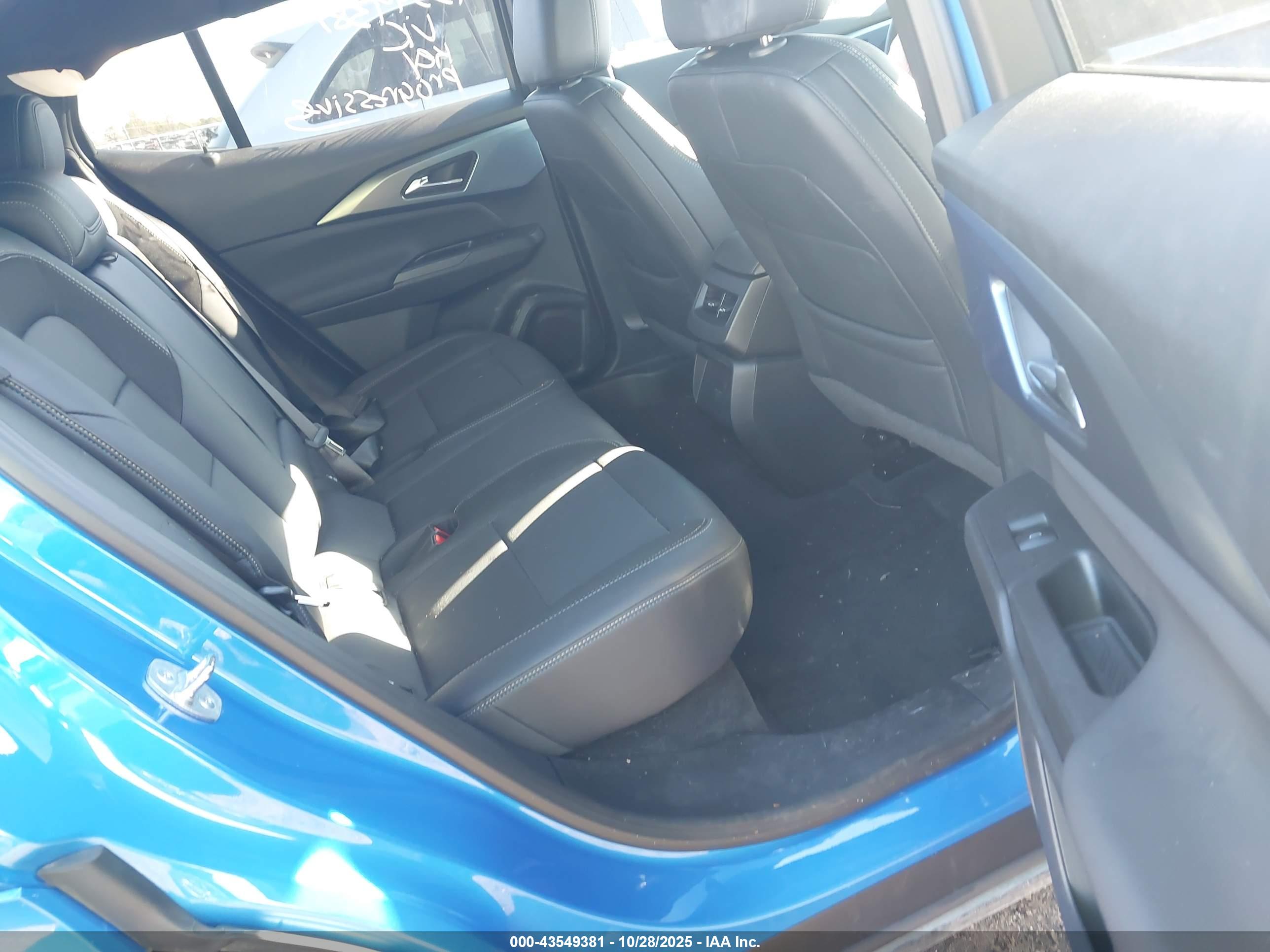 CHEVROLET EQUINOX image 8