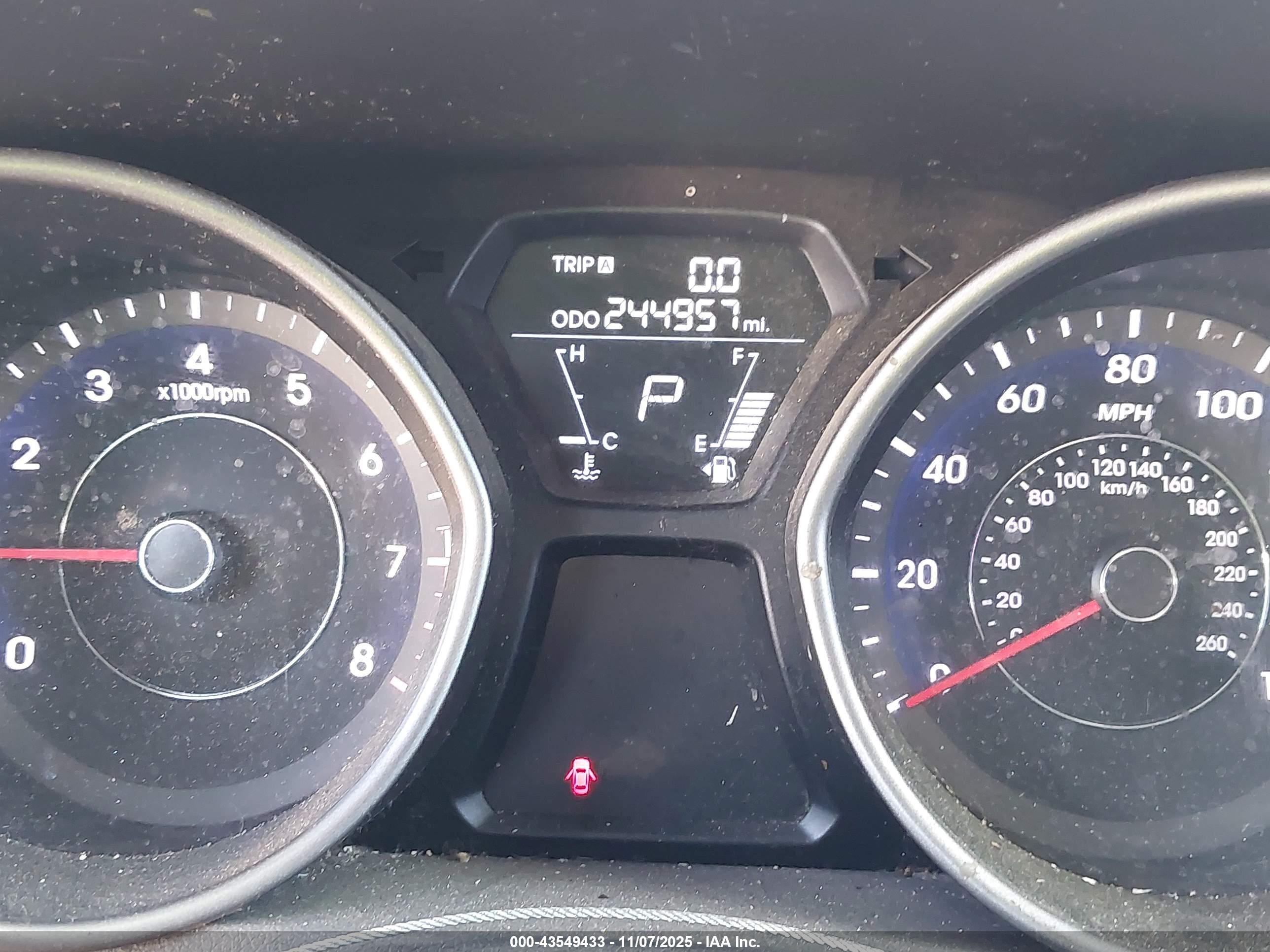 HYUNDAI ELANTRA image 7