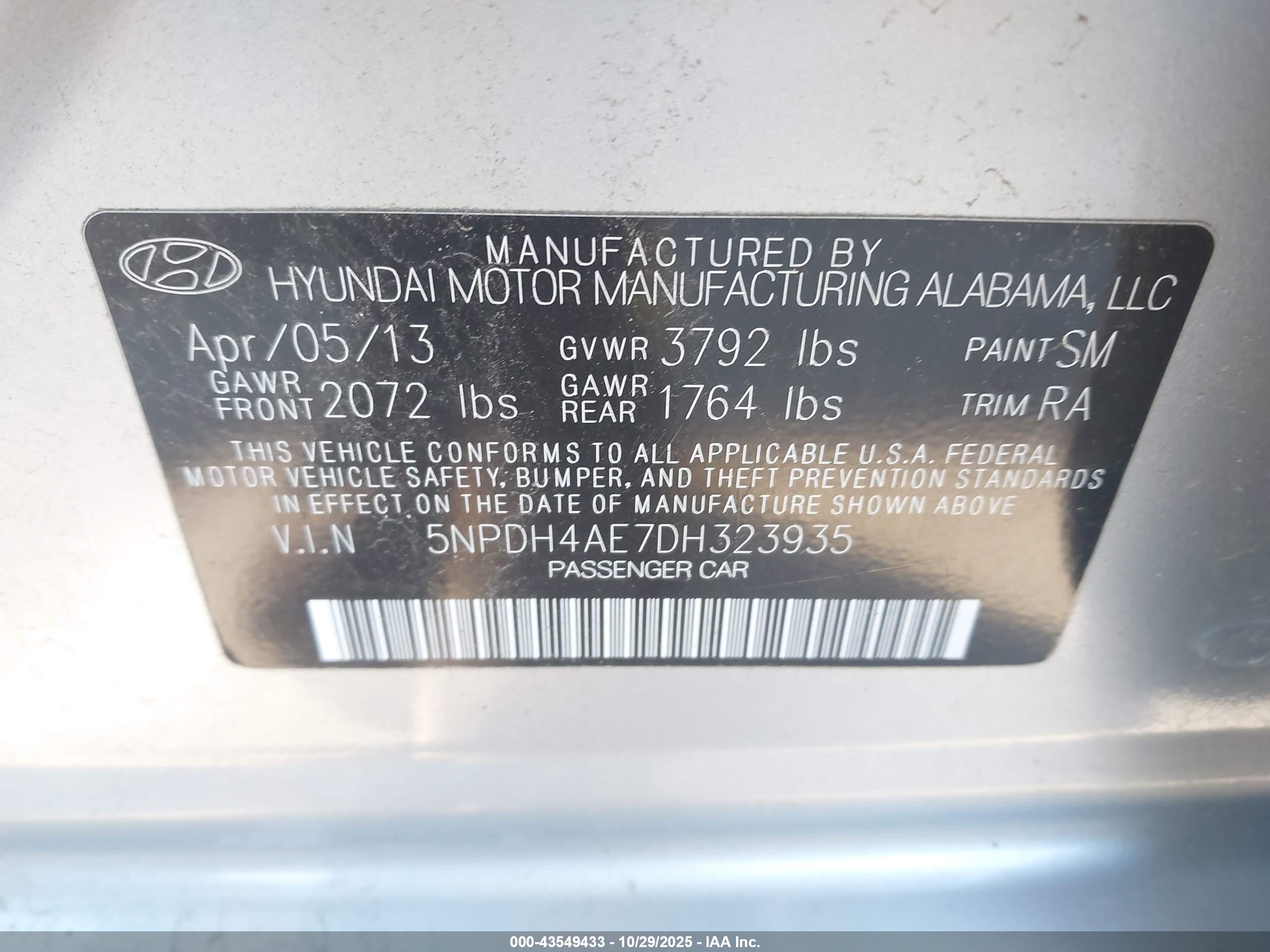 HYUNDAI ELANTRA image 9