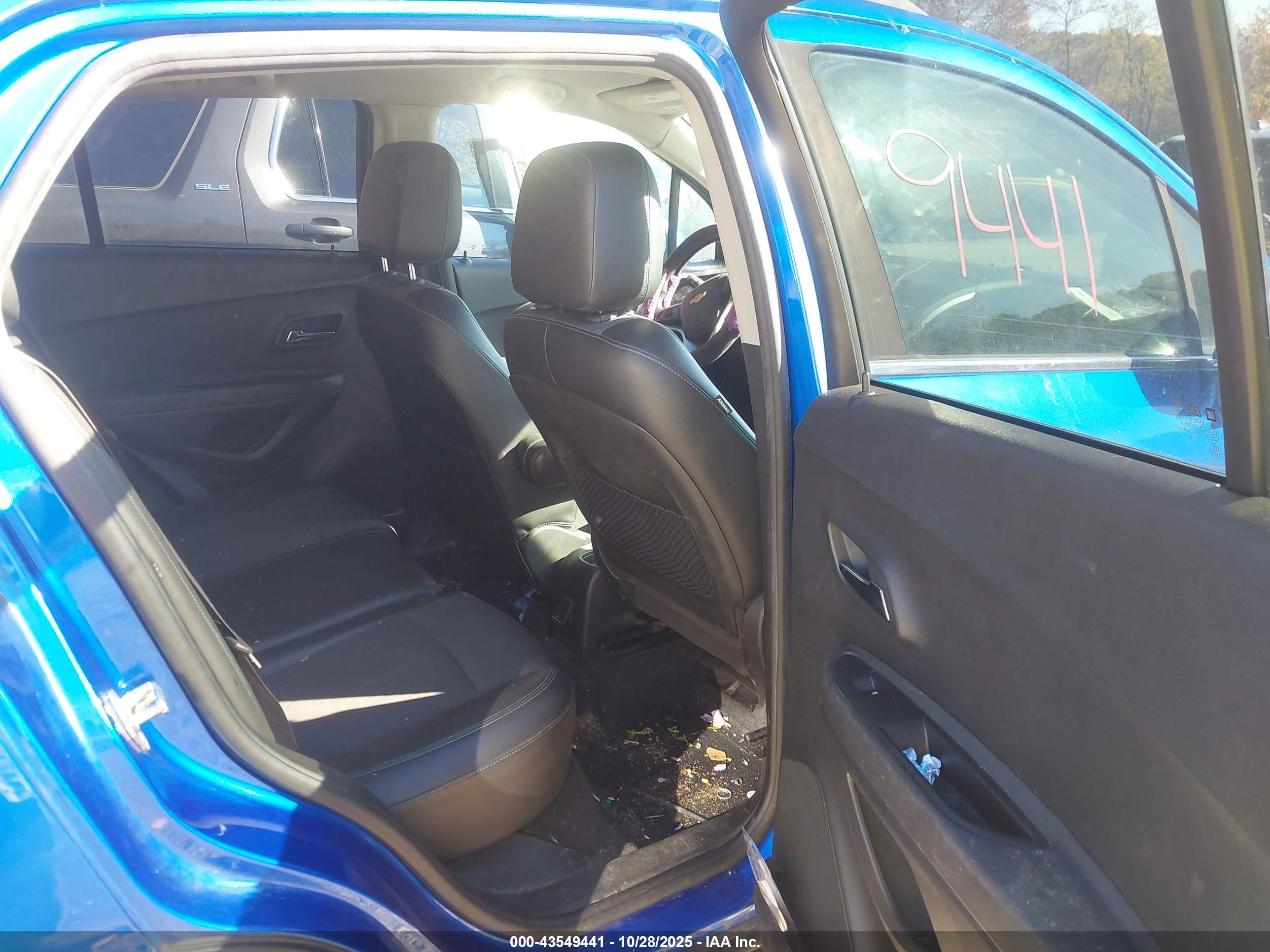 CHEVROLET TRAX image 8
