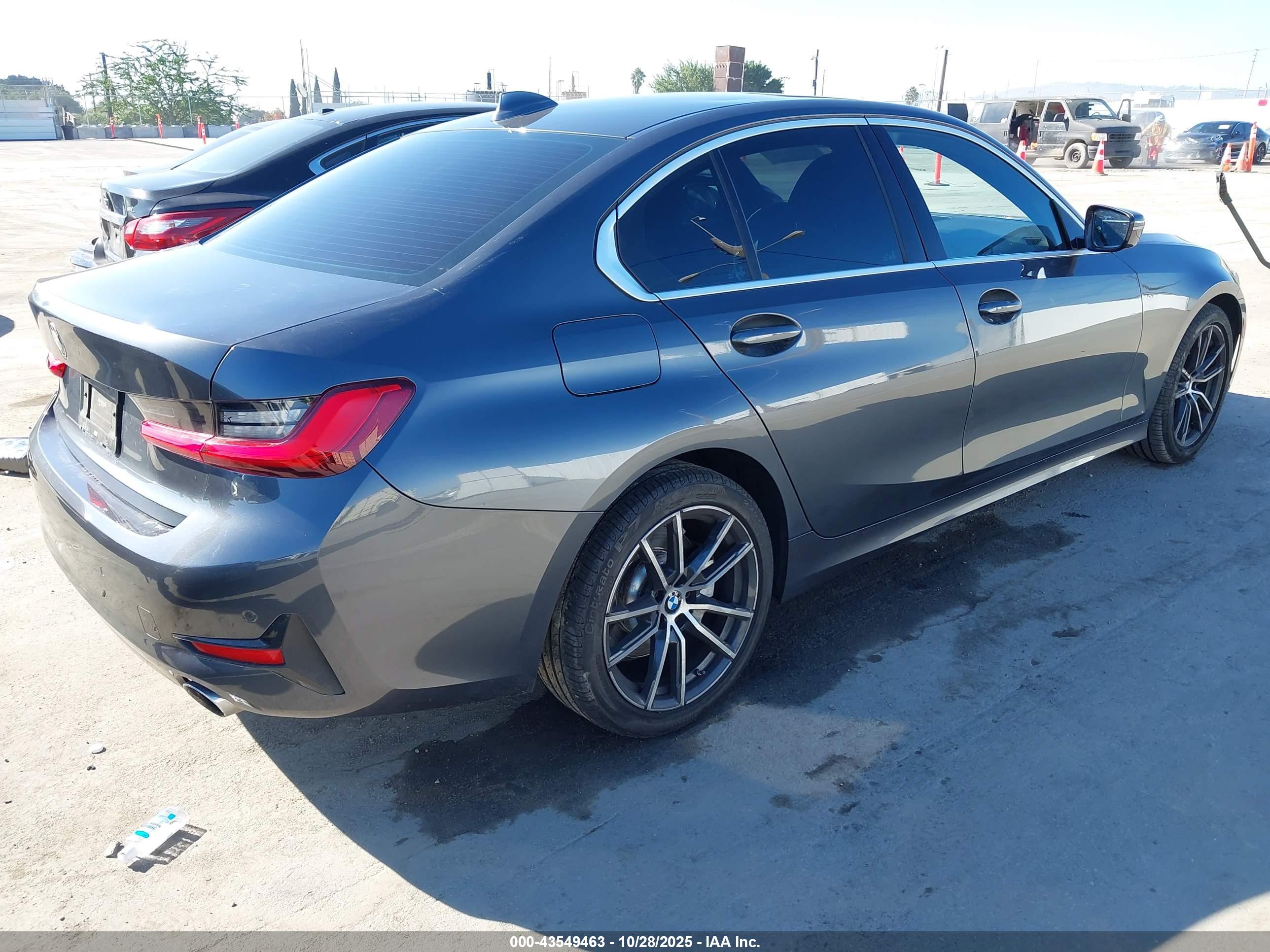 BMW 330I image 4