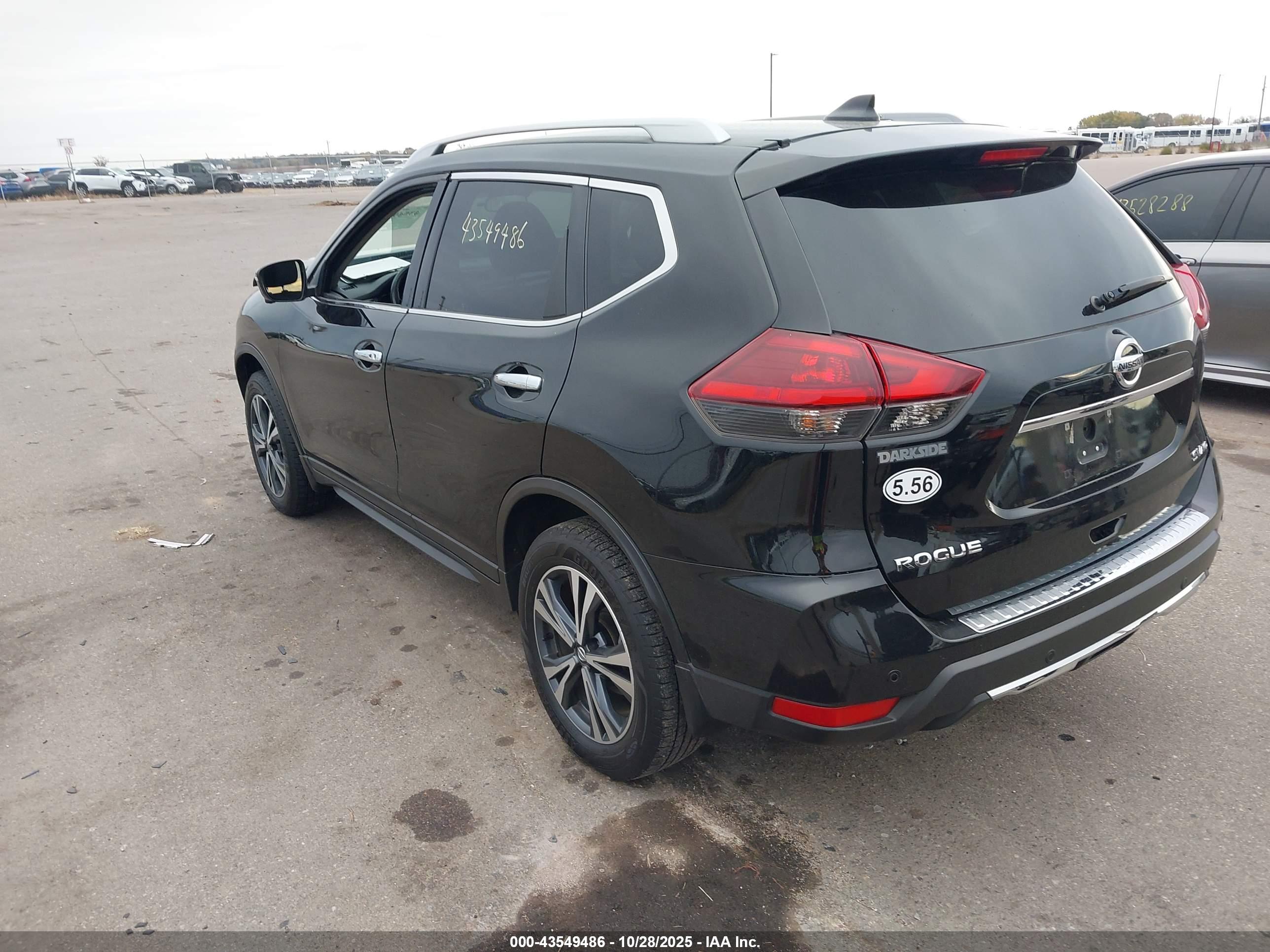 NISSAN ROGUE image 3