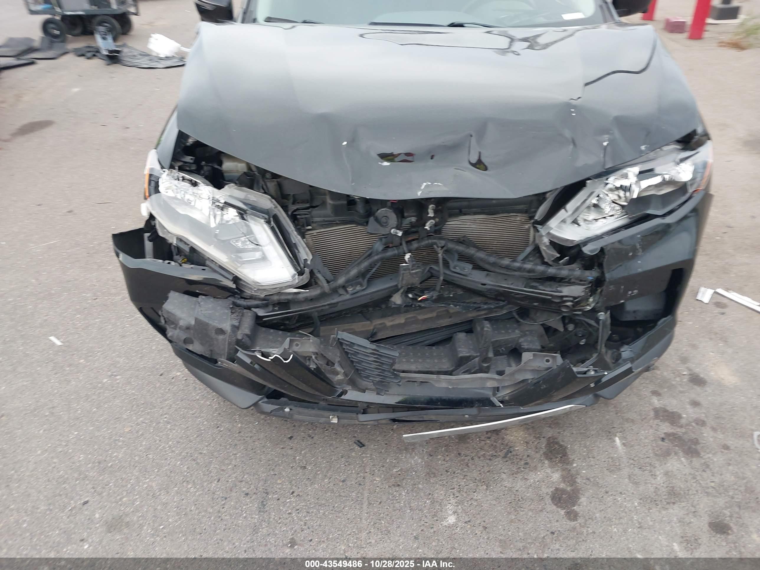 NISSAN ROGUE image 6