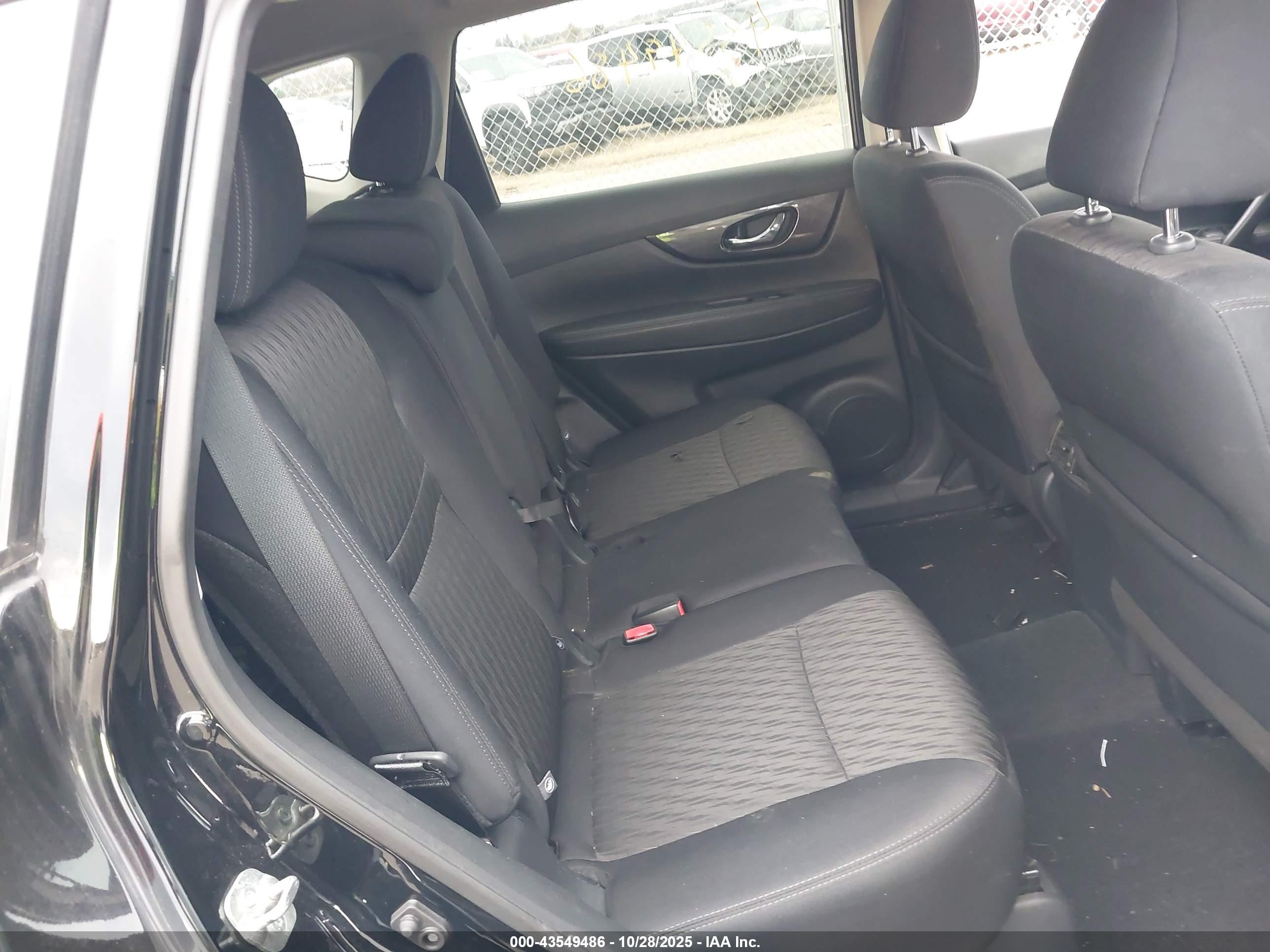 NISSAN ROGUE image 8