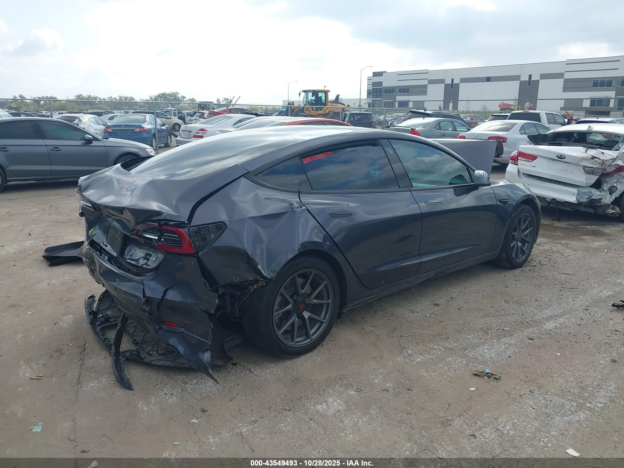 TESLA MODEL image 4