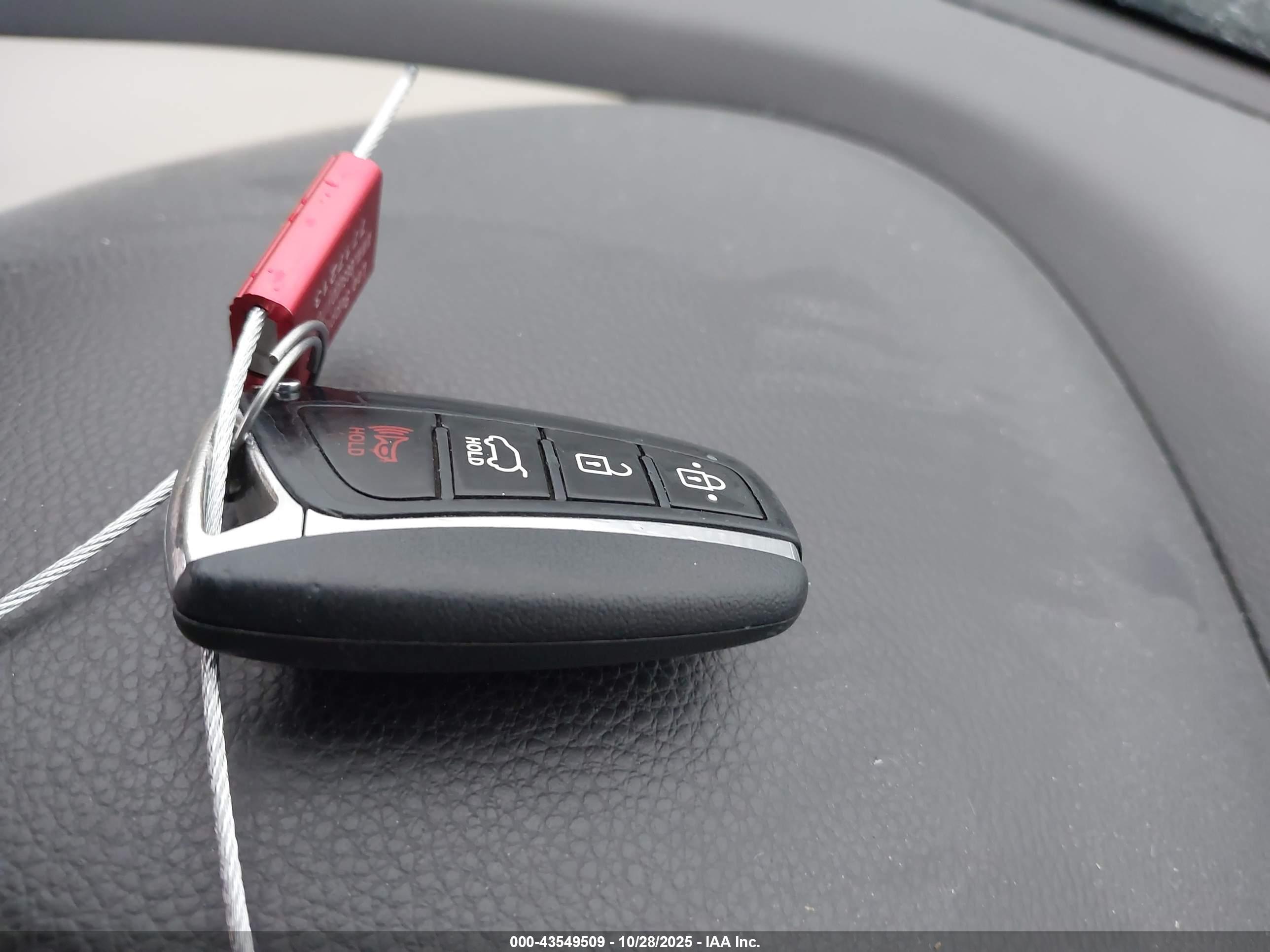 HYUNDAI SANTA image 11