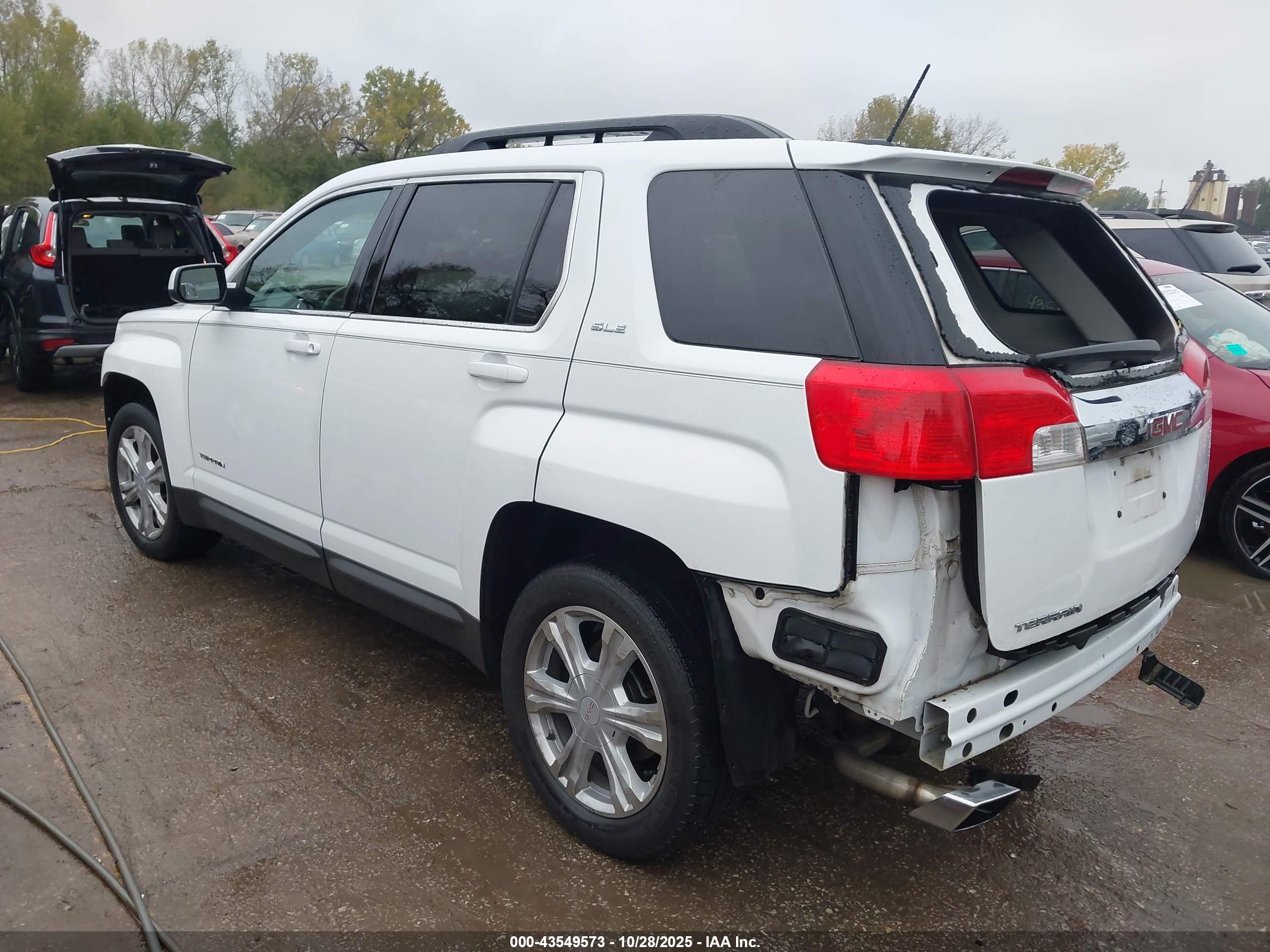 GMC TERRAIN image 3