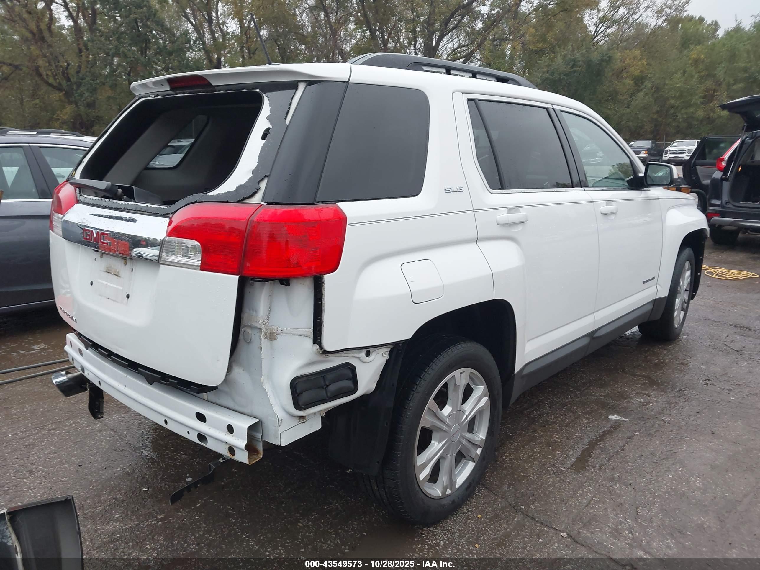GMC TERRAIN image 4