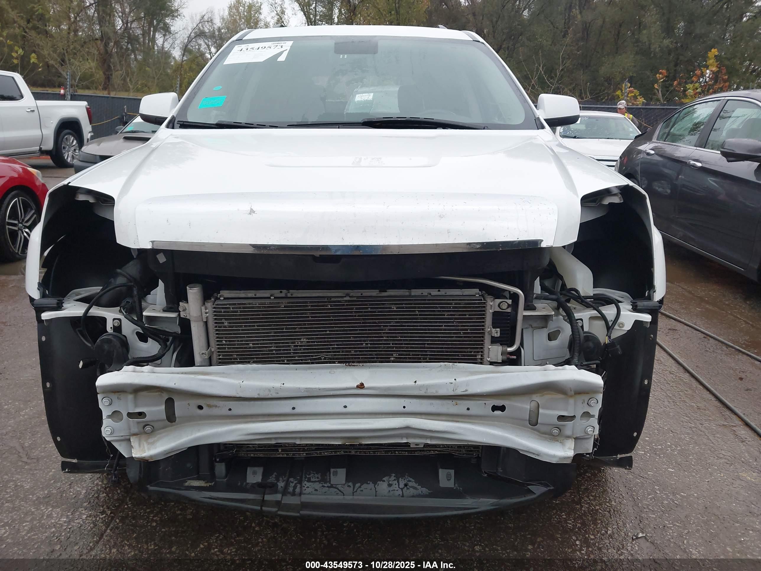 GMC TERRAIN image 6