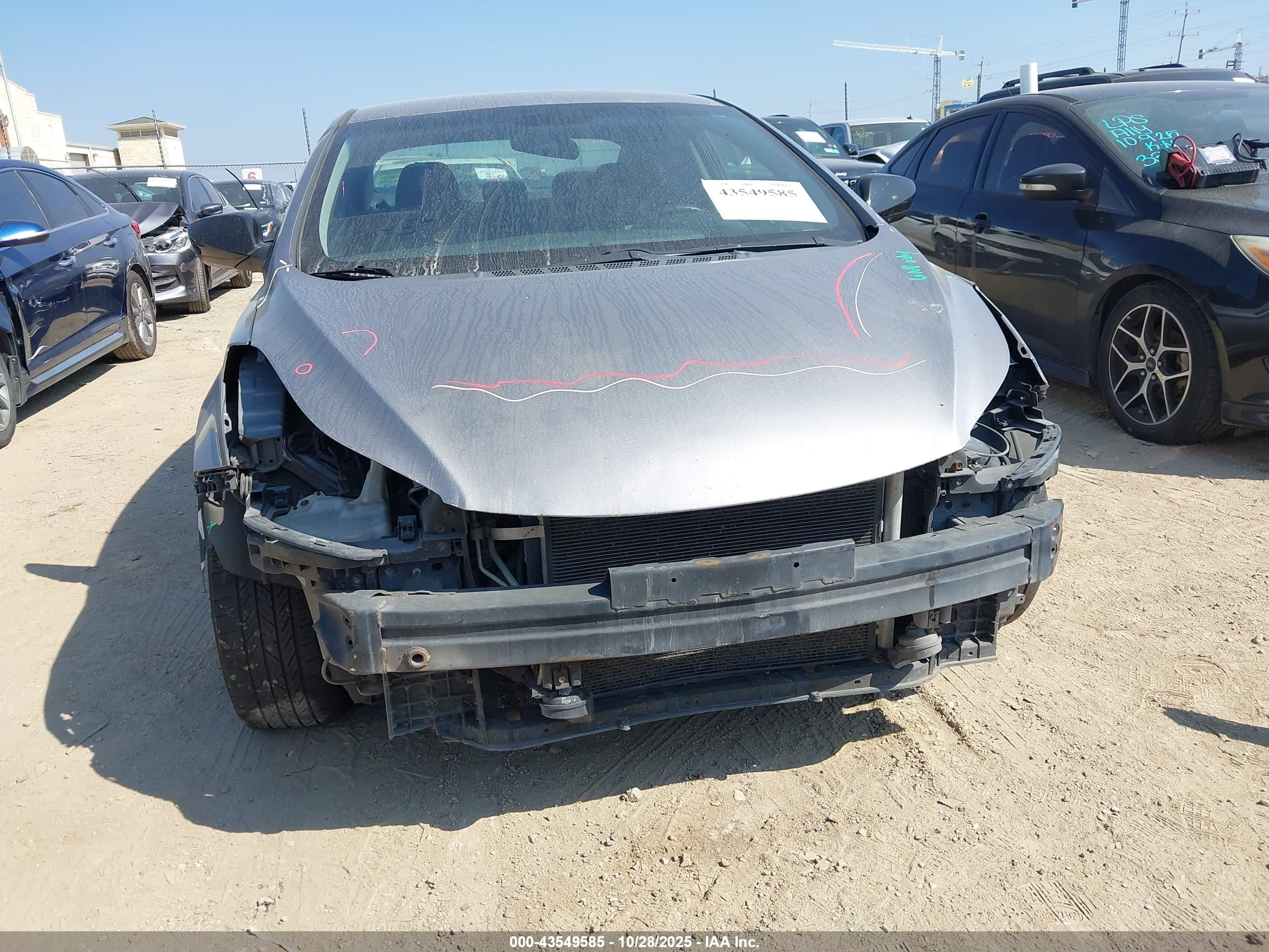 HYUNDAI ELANTRA image 6